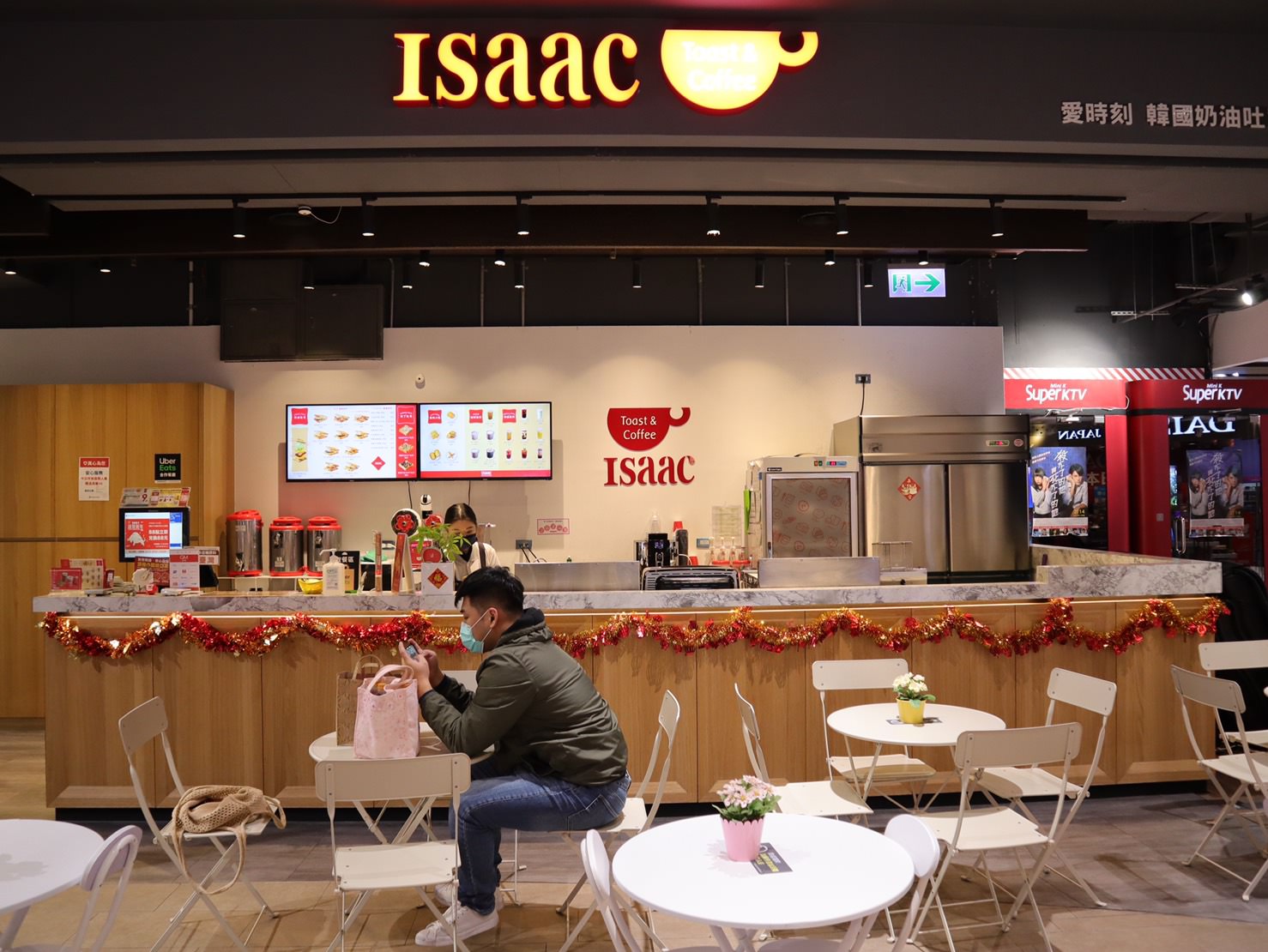 【全台美食】ISAAC從韓國開來台灣啦!超夢幻的奶油吐司,讓人一吃就上癮~現在不用出國也可以享受到 - 第1張圖