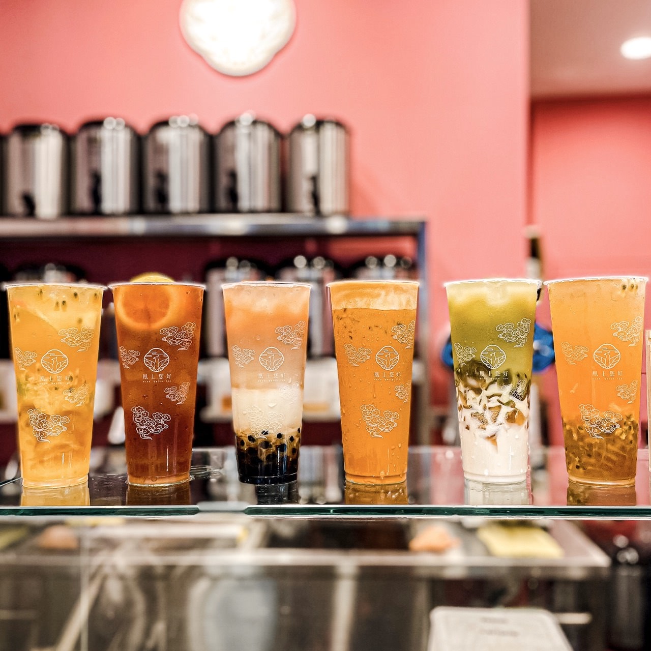 【台北飲料店】凰上您好,為您奉上一杯好茶。私心推薦茉妃綠茶婊~不僅賣飲料竟然還有與福昌羊肉聯名的燴飯! - 第13張圖