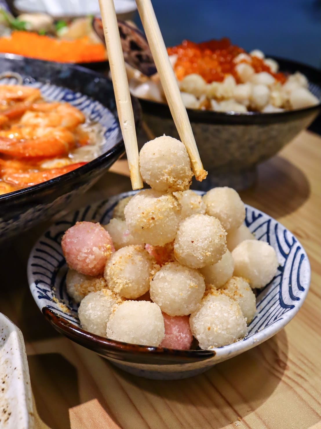 享來點史上最浮誇滷肉飯/麵線在這裡!鮭魚卵尬干貝超豪華滷肉飯爽度爆表! - 第24張圖