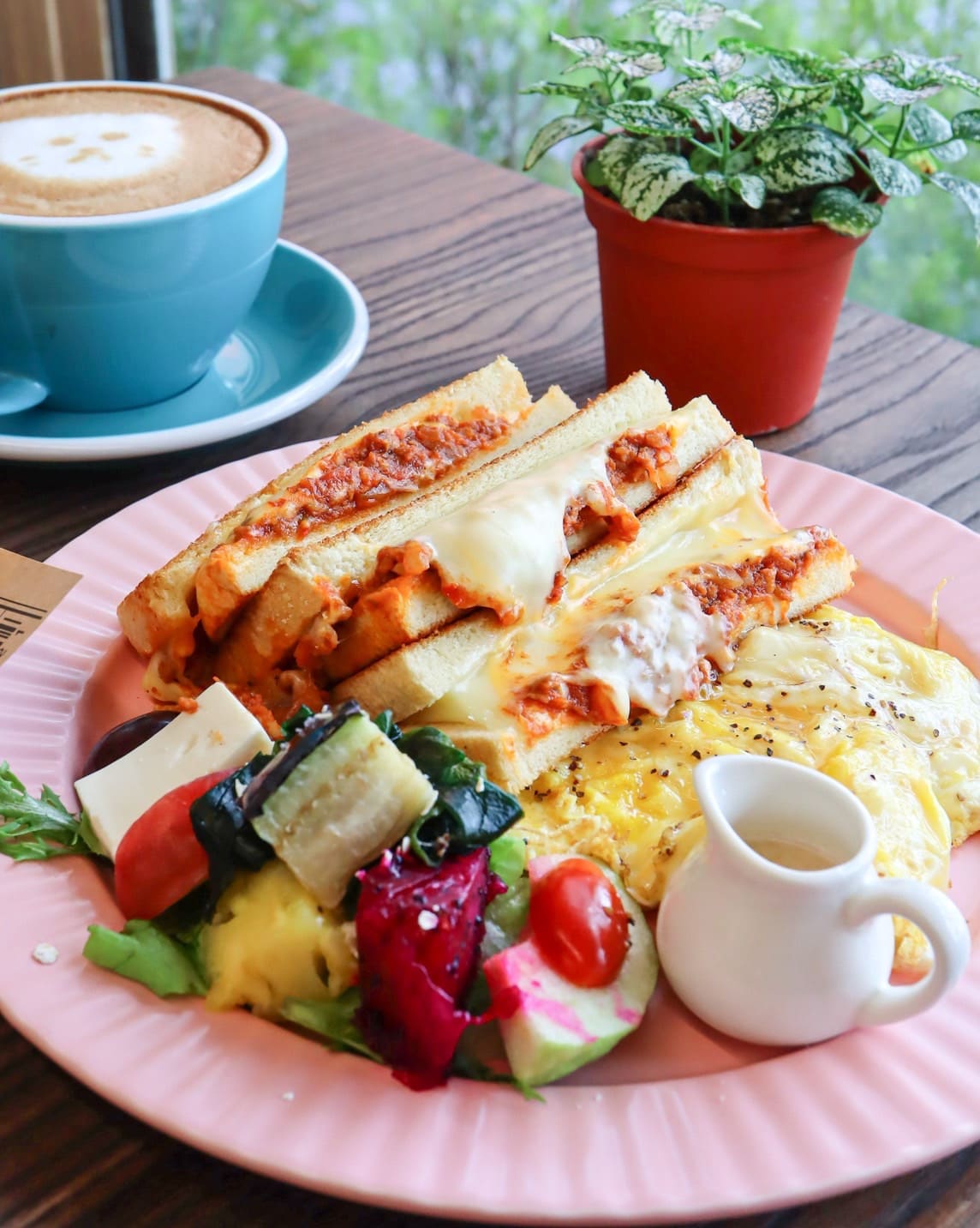 阿飛Brunch台中車站周邊必吃大份量早午餐。必點流心熱壓吐司 - 第17張圖