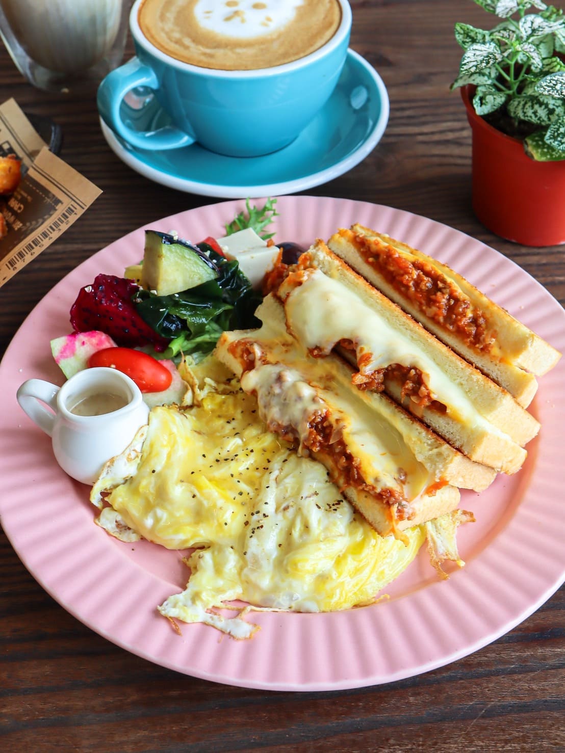 阿飛Brunch台中車站周邊必吃大份量早午餐。必點流心熱壓吐司 - 第13張圖