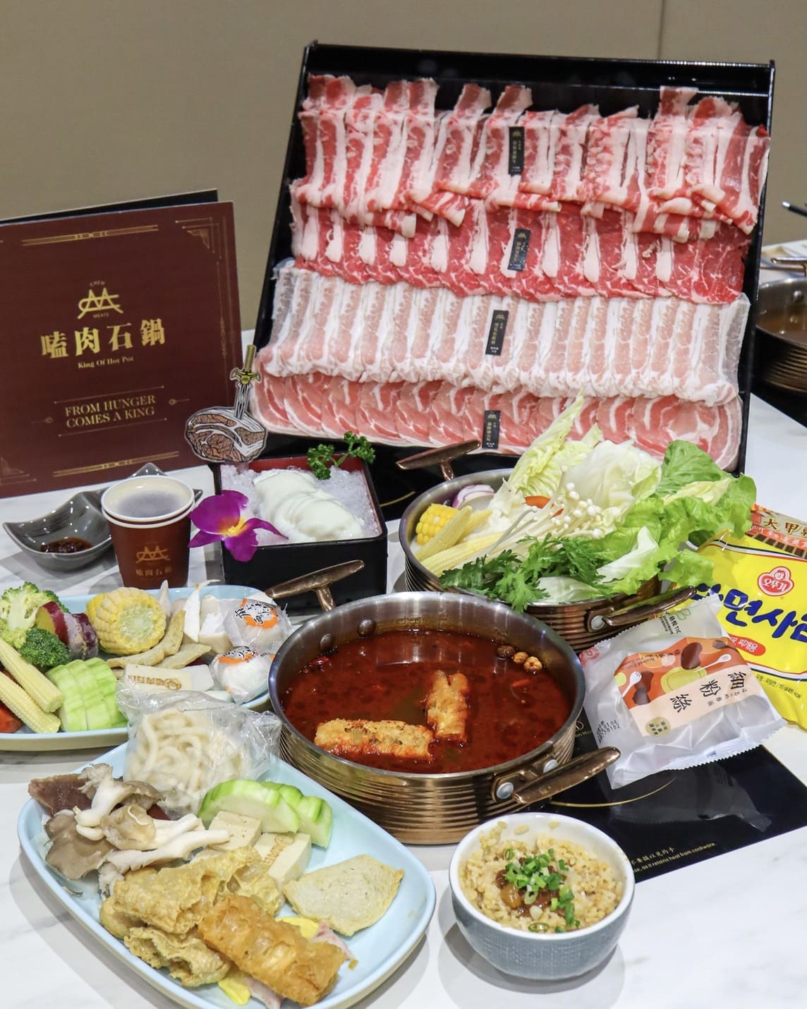 嗑肉石鍋竹北新開幕。肉肉瀑布和超過五十種的蔬食飲料自助吧任你吃,火鍋控必收 - 第24張圖