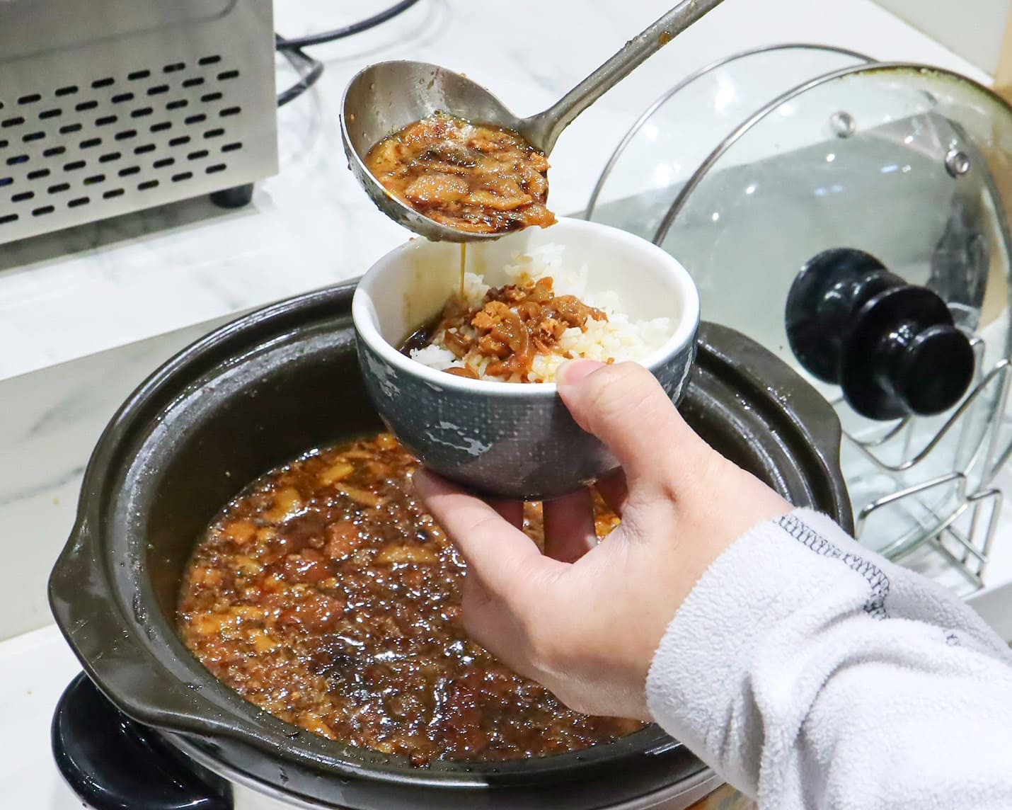 嗑肉石鍋竹北新開幕。肉肉瀑布和超過五十種的蔬食飲料自助吧任你吃,火鍋控必收 - 第13張圖