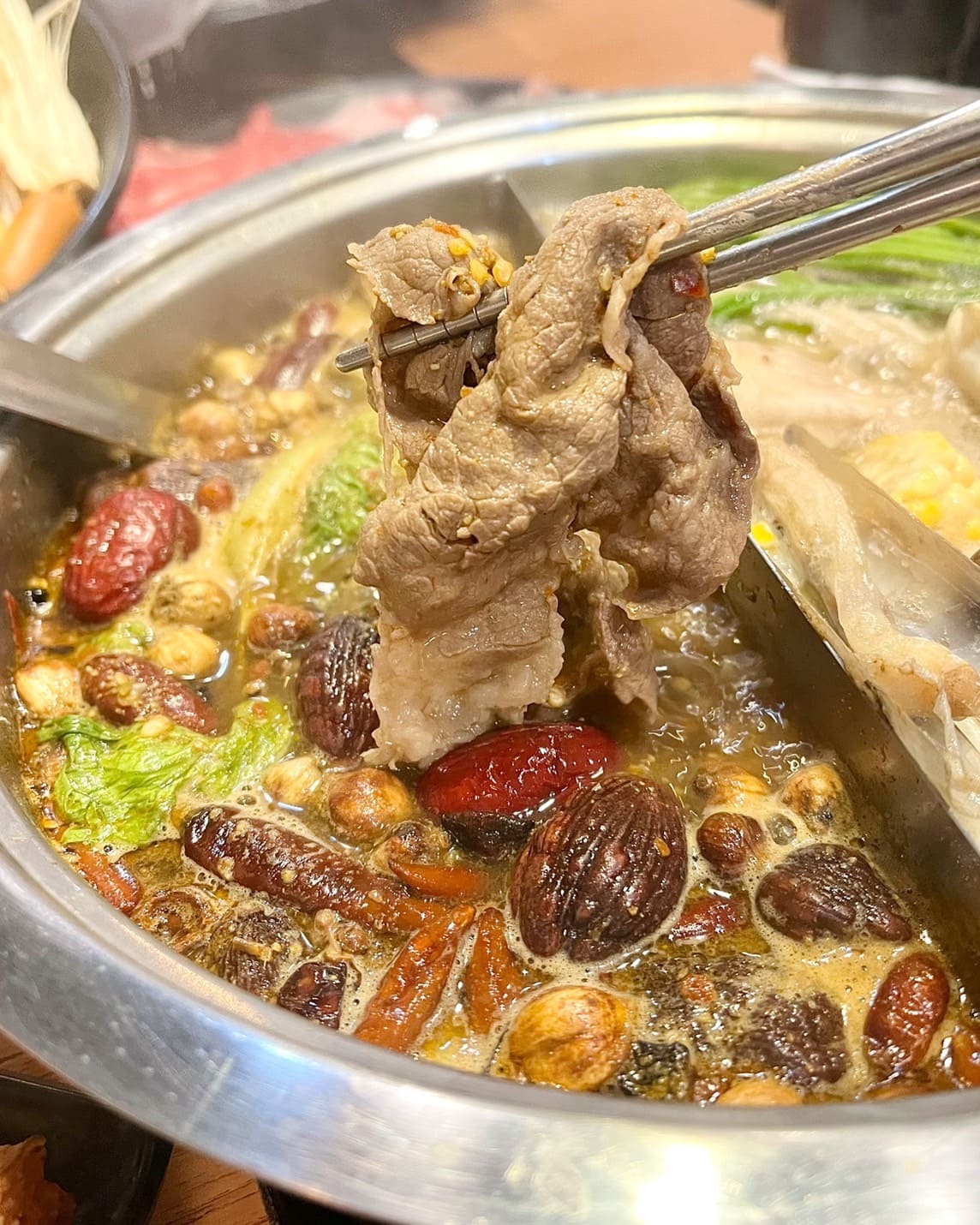 蒙古紅|蘆洲火鍋吃到飽,上百種食材和超厲害的湯頭大飽口福 - 第27張圖