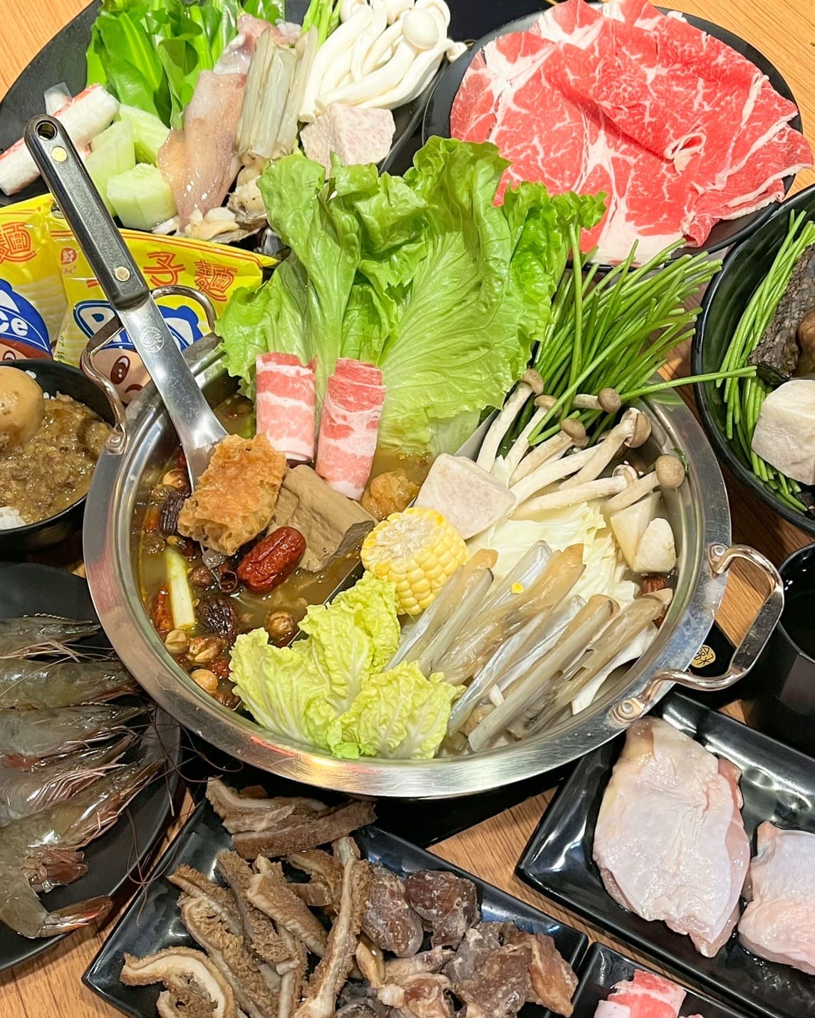 蒙古紅|蘆洲火鍋吃到飽,上百種食材和超厲害的湯頭大飽口福 - 第21張圖