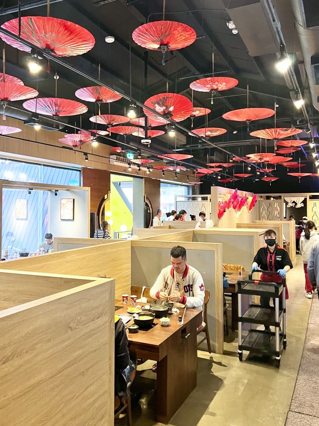 燒瓶子|台中北屯高CP值個人鴛鴦火鍋!湯底好喝食材新鮮,還有豐富免費自助吧 - 第6張圖
