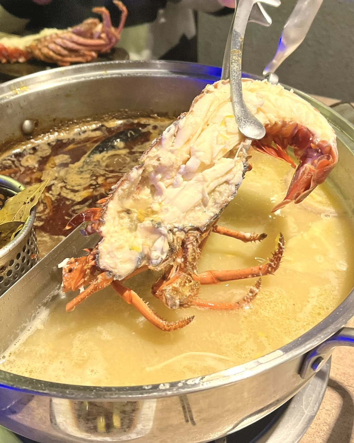 竹北深紅汕頭鍋物,雙人套餐超划算!海陸雙拼還吃得到活體龍蝦。約會餐廳推薦 - 第19張圖