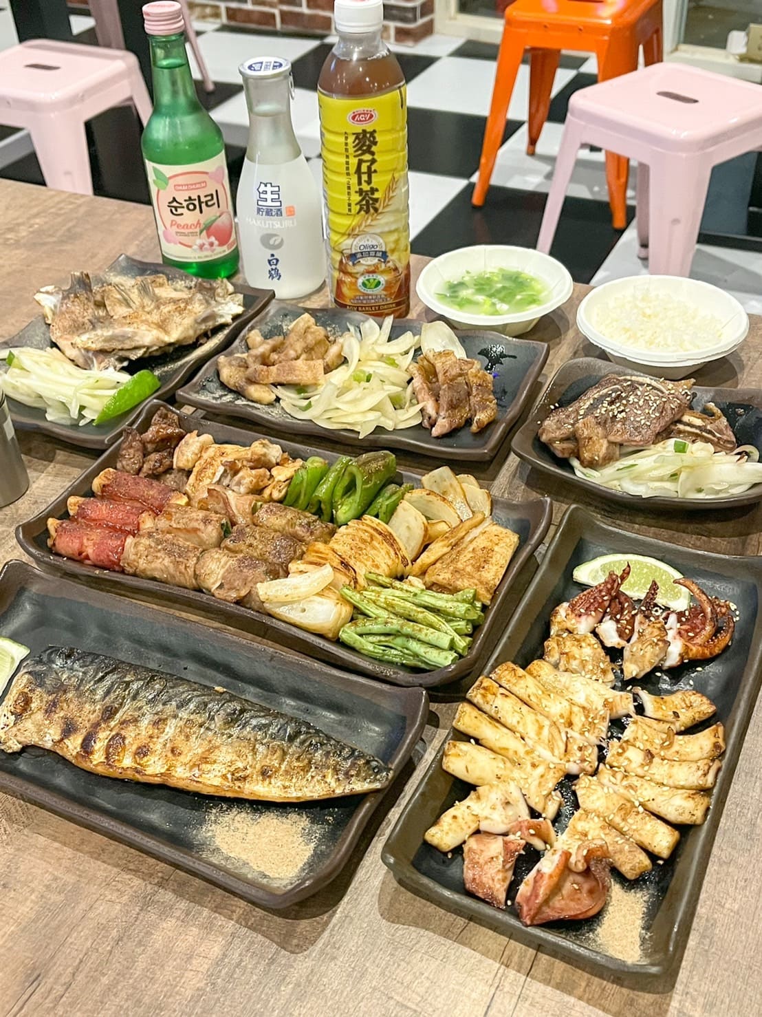 新竹宵夜|台灣壹碳烤在香山開新分店啦。雞湯白飯無限續,最低一串起 - 第27張圖