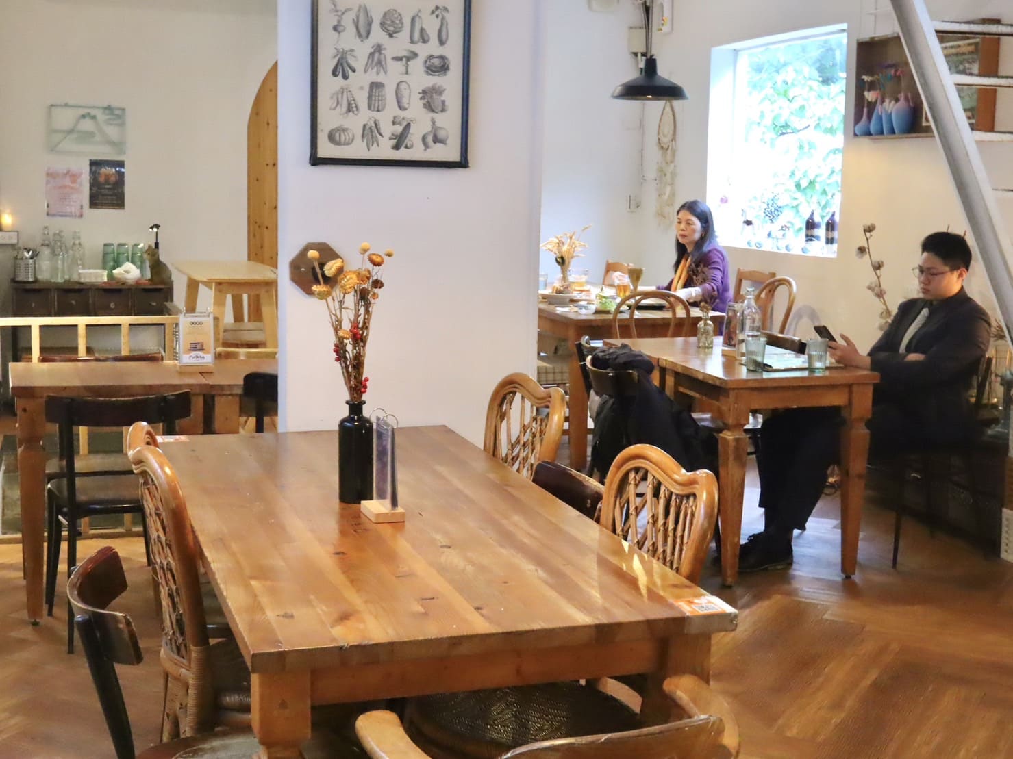 呼嚕小酒館|木柵政治大學周邊隱藏版寶藏餐酒館!森林系環境和好吃的餐點調酒,政大生聚餐首選 - 第9張圖
