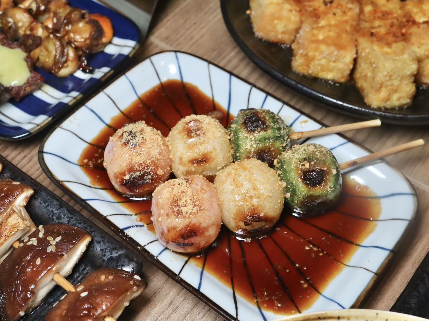 鶴料日式居酒屋|板橋新開幕就擁有高評價!各式串燒、炸物還是主食都好吃無雷。夜貓族新去處 - 第30張圖