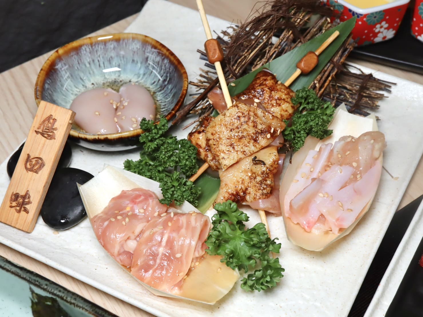 絵馬別邸|築間旗下高品質燒肉品牌插旗西門町還營業到凌晨!火烤兩吃的海陸大餐品項超豐富。甜點竟然有刨冰! - 第16張圖