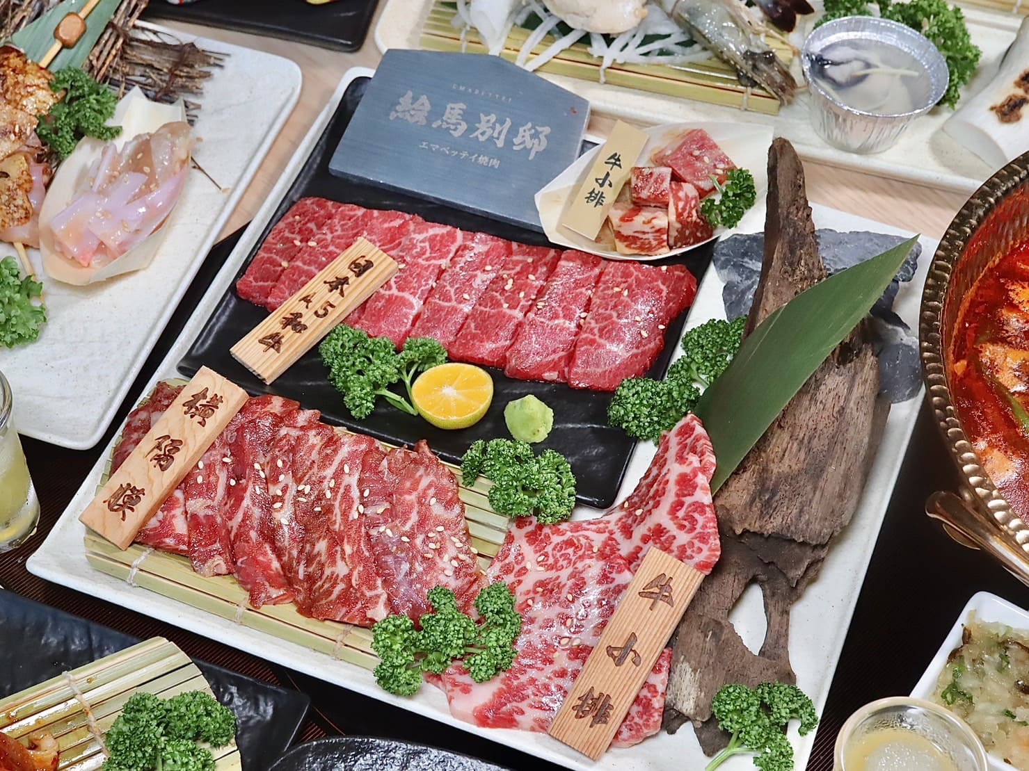 絵馬別邸|築間旗下高品質燒肉品牌插旗西門町還營業到凌晨!火烤兩吃的海陸大餐品項超豐富。甜點竟然有刨冰! - 第9張圖