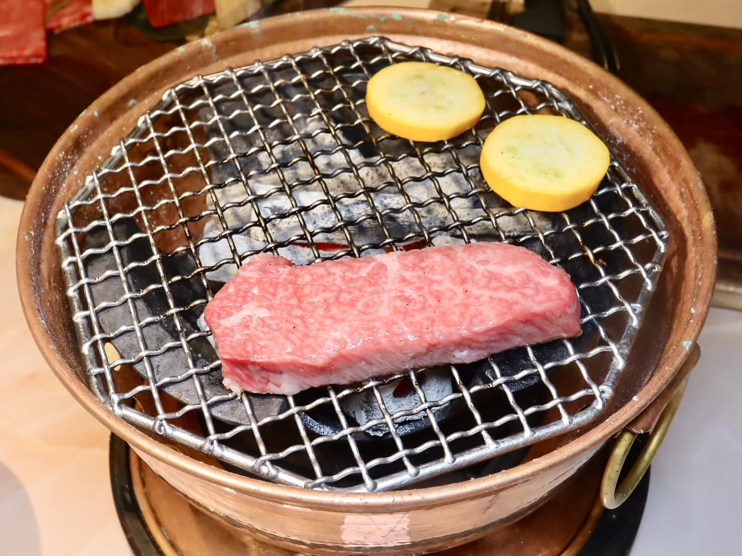 樂軒和牛專門店|和牛界的精品等級,最高品質肉品專人全程桌邊服務代考。私人包廂還有KTV、撞球桌。新竹約會餐廳推薦 - 第20張圖