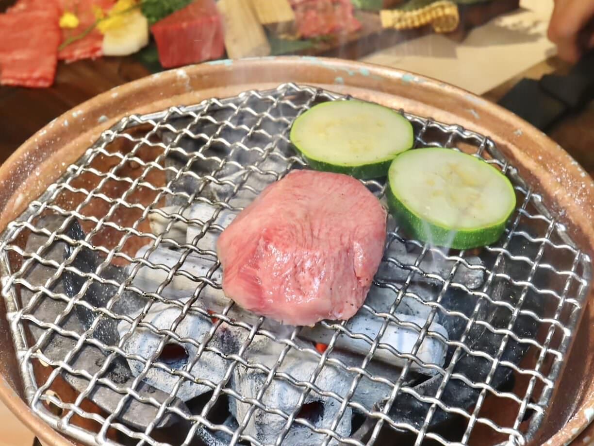 樂軒和牛專門店|和牛界的精品等級,最高品質肉品專人全程桌邊服務代考。私人包廂還有KTV、撞球桌。新竹約會餐廳推薦 - 第16張圖
