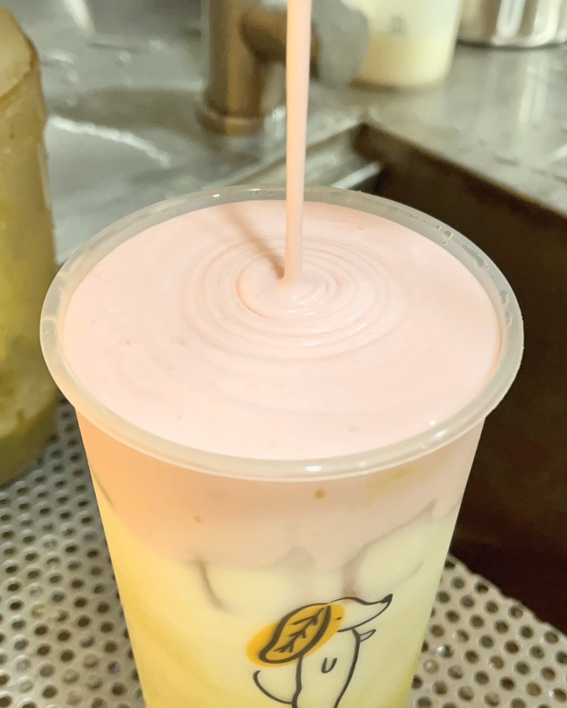 茶與布朗|療癒草莓雲奶蓋新上市,酸甜綿密又順滑的口感一喝愛上。滿百再送龍年獨家設計款春聯紅包袋 - 第12張圖