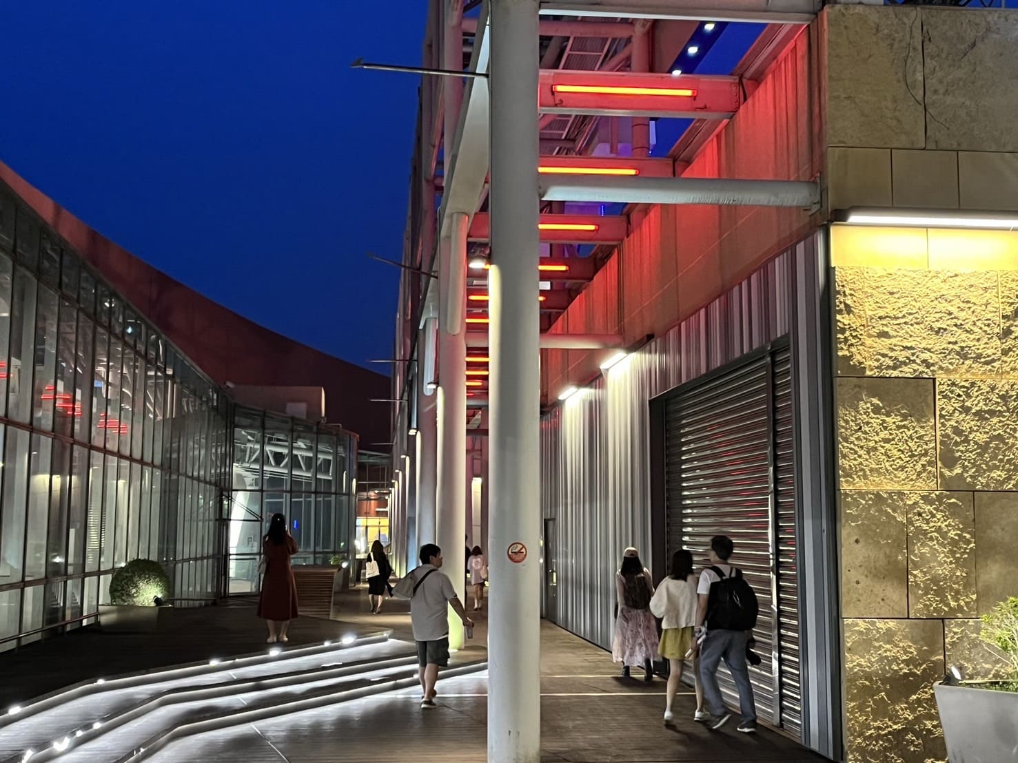2024母親節就來中壢大江購物中心!一站式滿足聚餐、購物、春夏打卡地標,就是要你馨花朵朵開 - 第70張圖