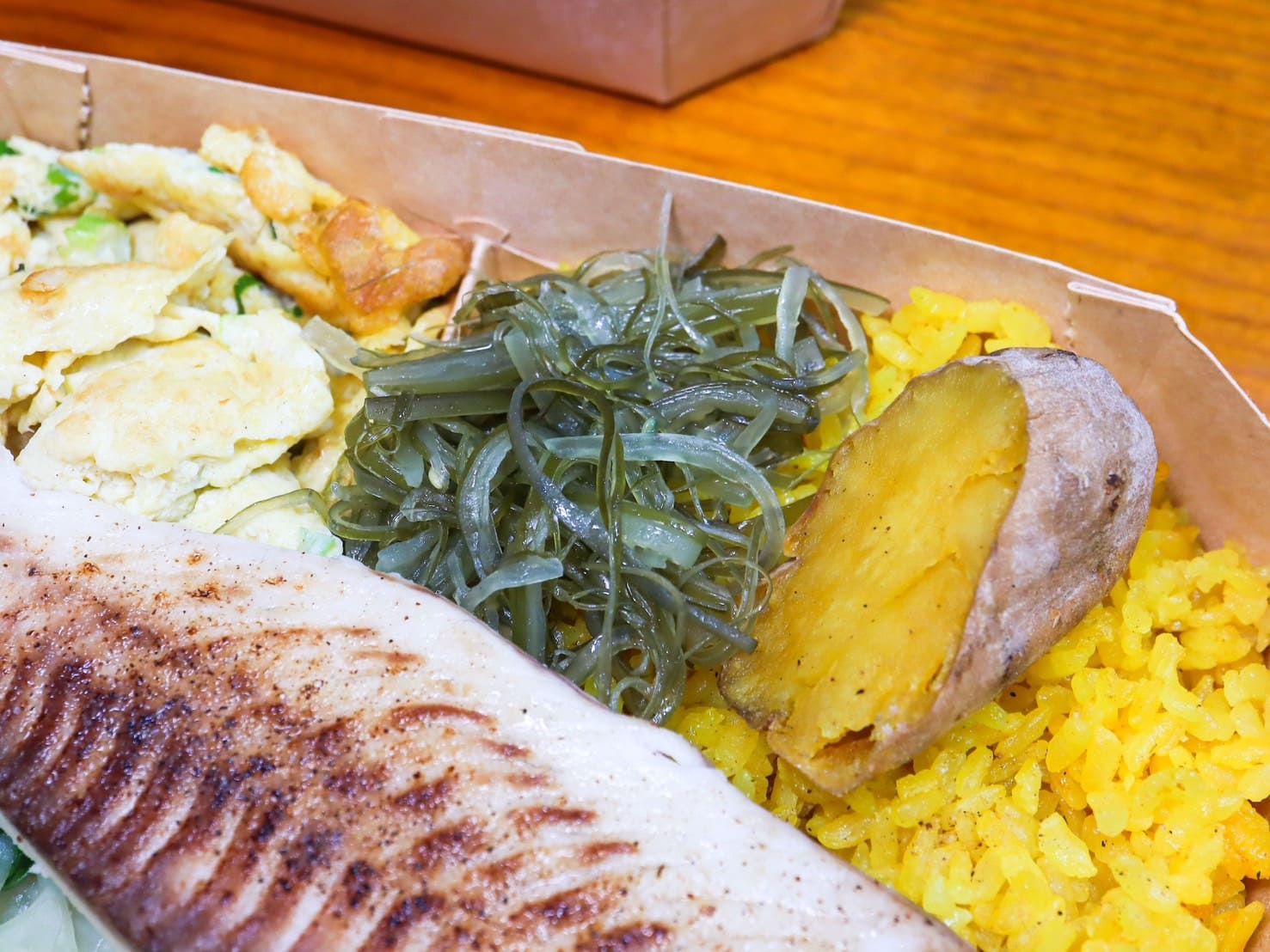 有飯吃健康餐盒|新竹金山街新開幕高CP值大份量健康餐。大推深海魷魚口味 - 第14張圖