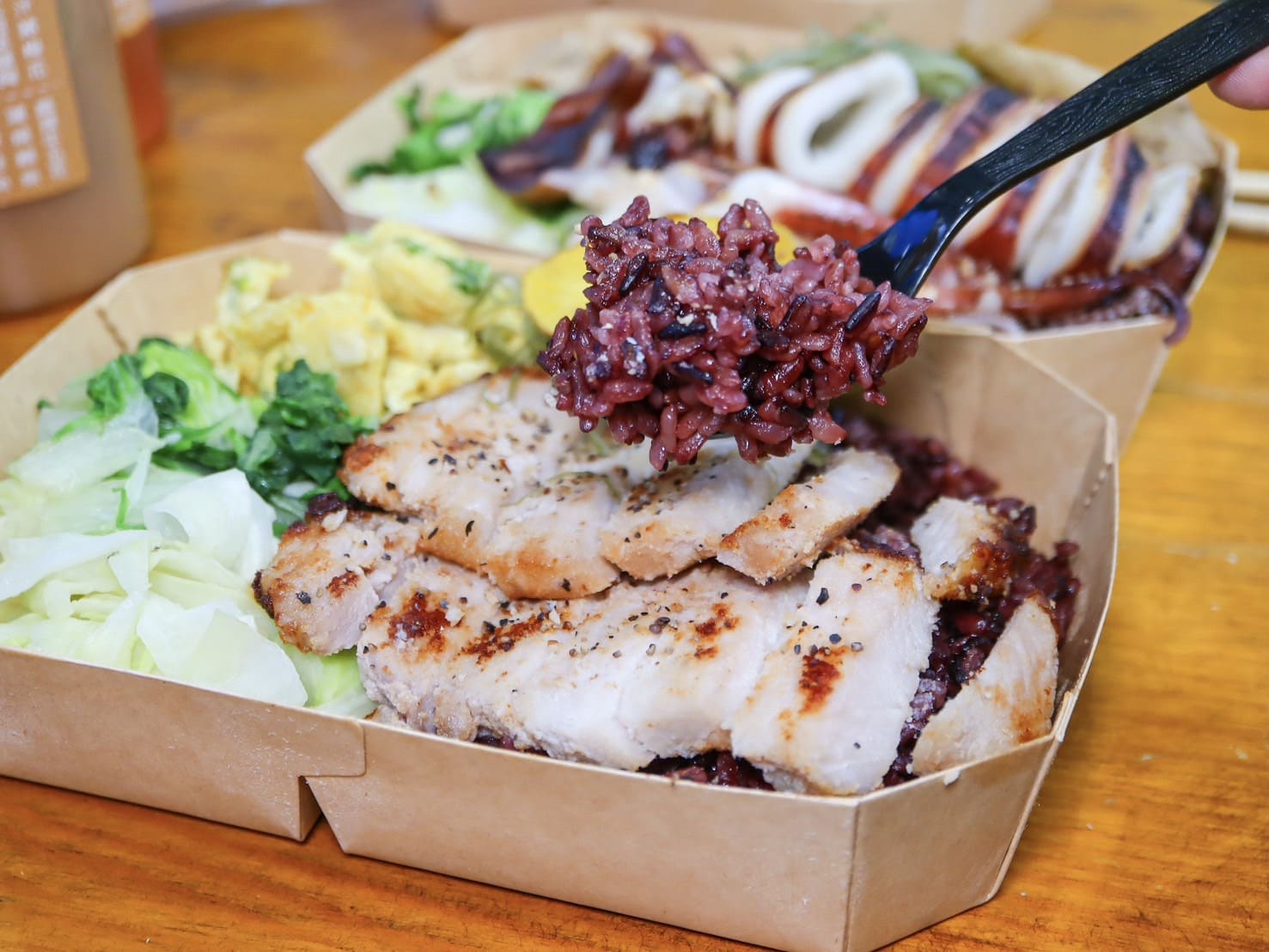 有飯吃健康餐盒|新竹金山街新開幕高CP值大份量健康餐。大推深海魷魚口味 - 第10張圖