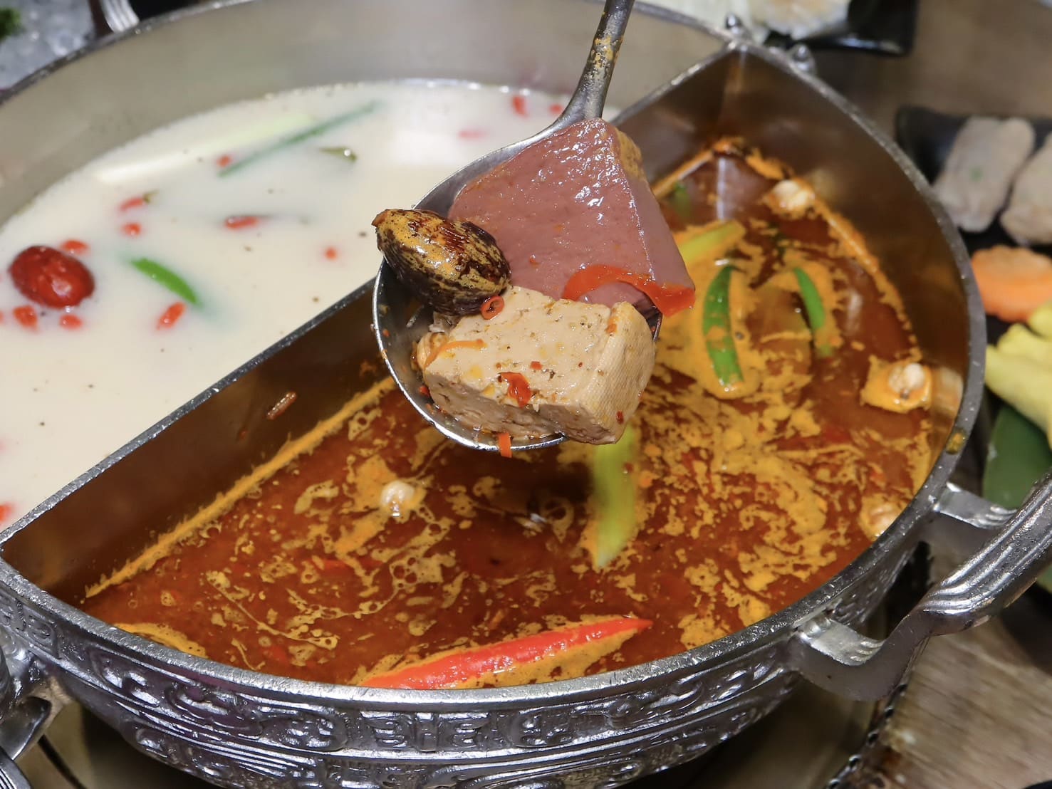問鼎|西門宮廷火鍋吃到飽,十週年快閃優惠最低8享70種食材、16款哈根達斯。馬辣集團最火宮廷鍋物 - 第20張圖