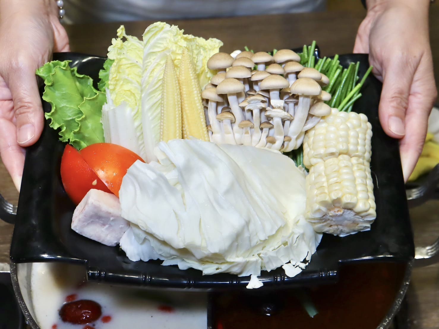 問鼎|西門宮廷火鍋吃到飽,十週年快閃優惠最低8享70種食材、16款哈根達斯。馬辣集團最火宮廷鍋物 - 第34張圖
