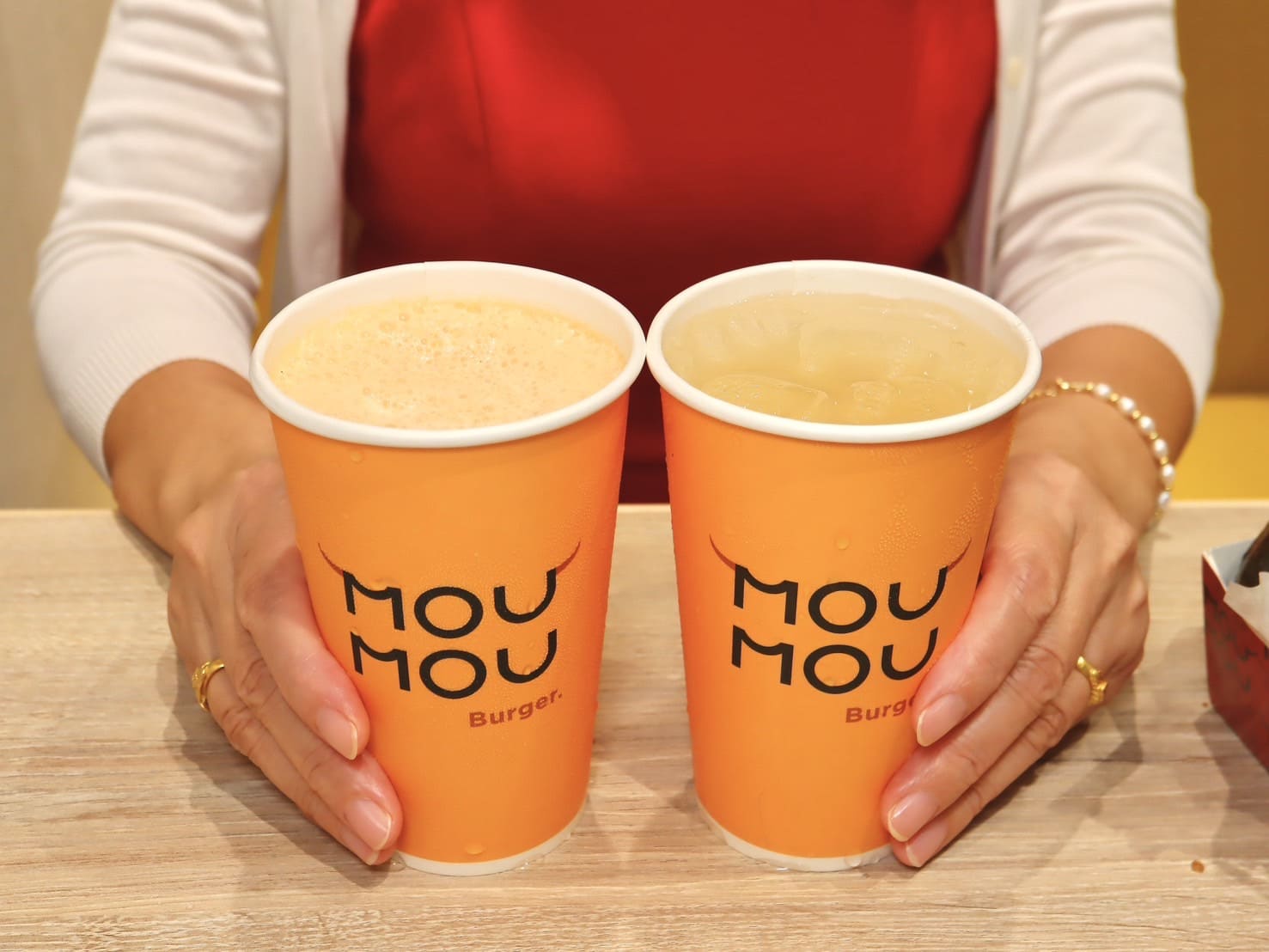 MOUMOU美式漢堡|台北微風南山新開幕。多汁超厚手打漢堡排和自製漢堡麵包,多種創意新口味一口塞不下! - 第22張圖