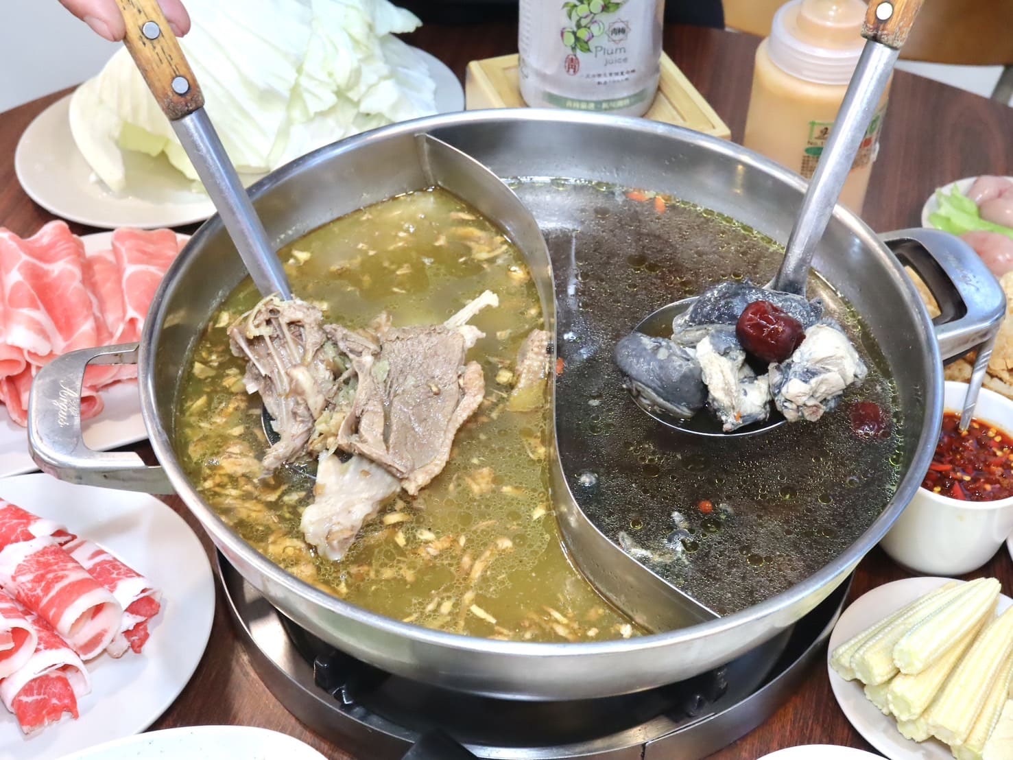 帝王食補|薑母鴨也能做成鴛鴦鍋!寒冬食補必吃薑母鴨創始元祖。黃金麵線和多種自製火鍋料超暖胃 - 第8張圖