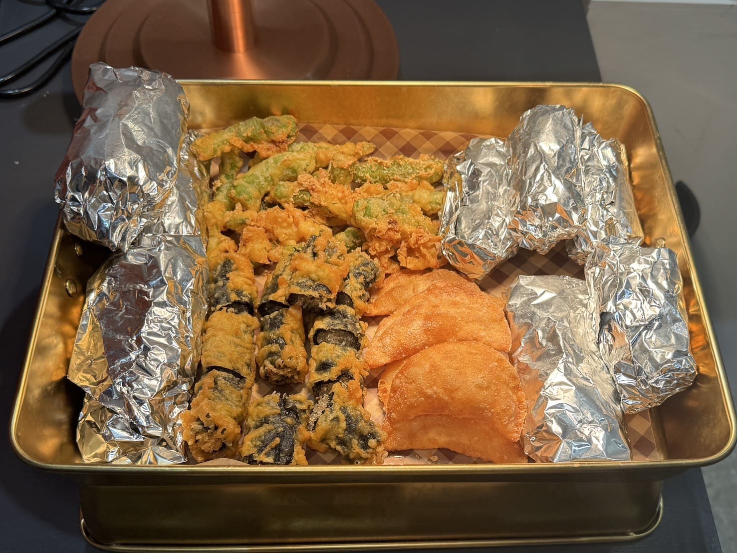 Gogi Gogi 韓式燒肉|竹北聚餐推薦,厚切豬五花吃到飽!新鮮手切肉還有專人桌邊代烤 - 第10張圖