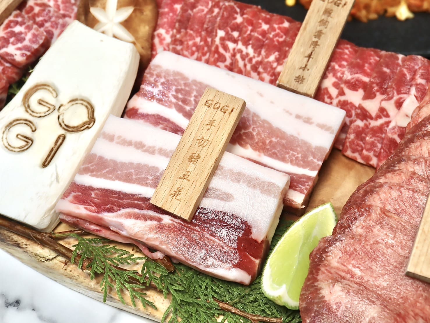 Gogi Gogi 韓式燒肉|竹北聚餐推薦,厚切豬五花吃到飽!新鮮手切肉還有專人桌邊代烤 - 第20張圖