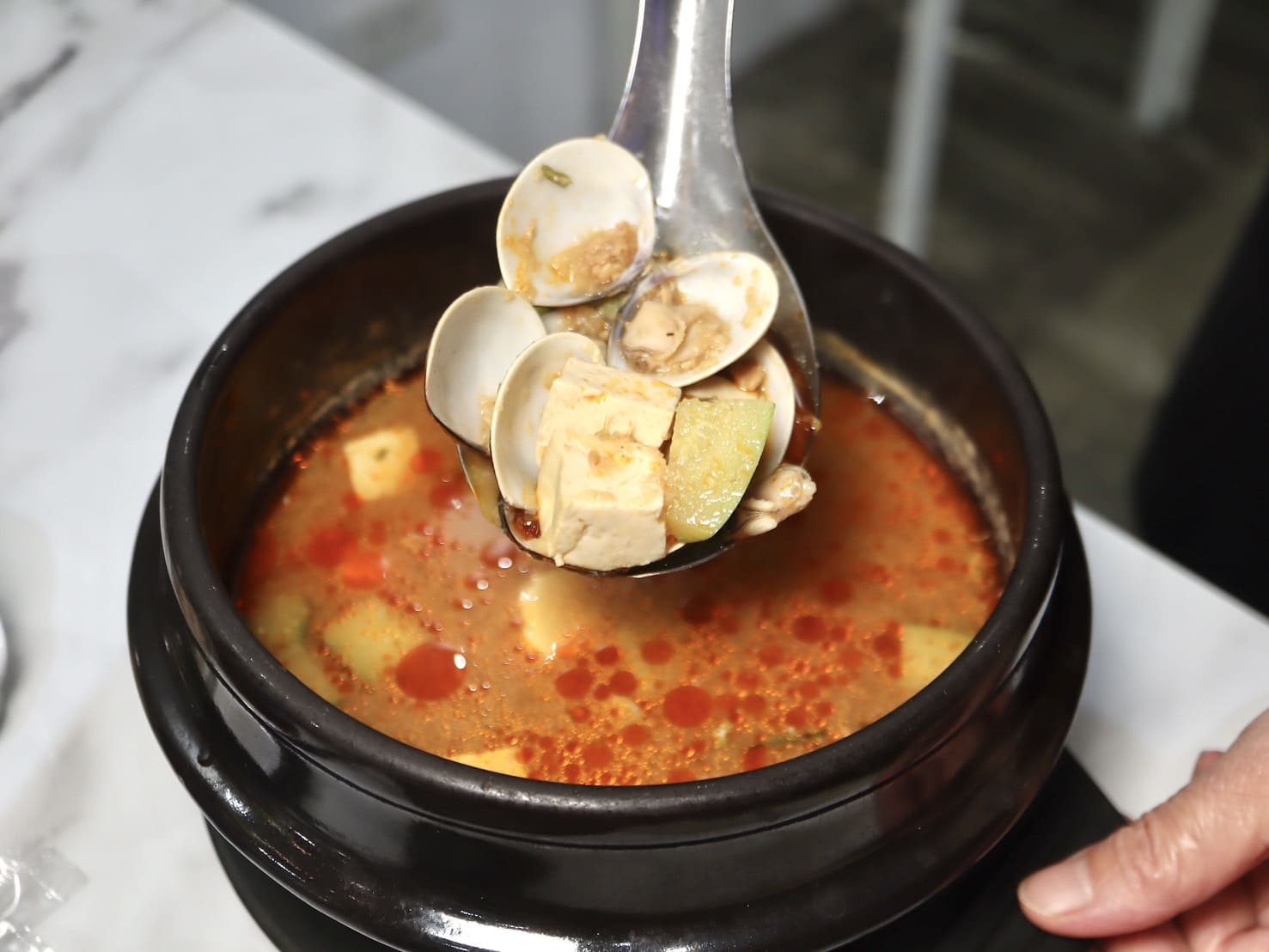 Gogi Gogi 韓式燒肉|竹北聚餐推薦,厚切豬五花吃到飽!新鮮手切肉還有專人桌邊代烤 - 第38張圖