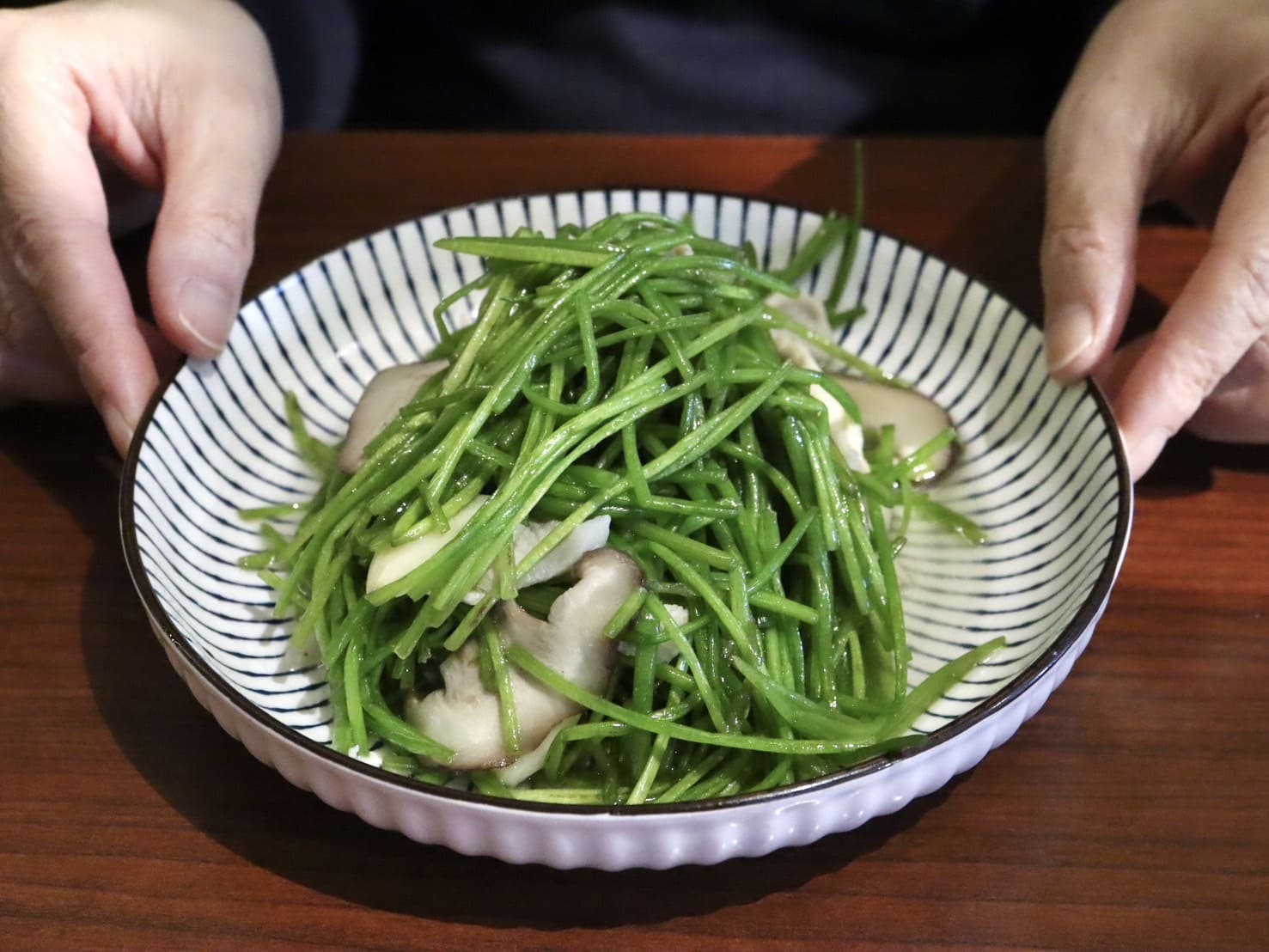 狗一下|公館商圈高CP值深夜居酒屋。平價串燒菜單超過上百種品項,小資族、學生黨必收 - 第24張圖