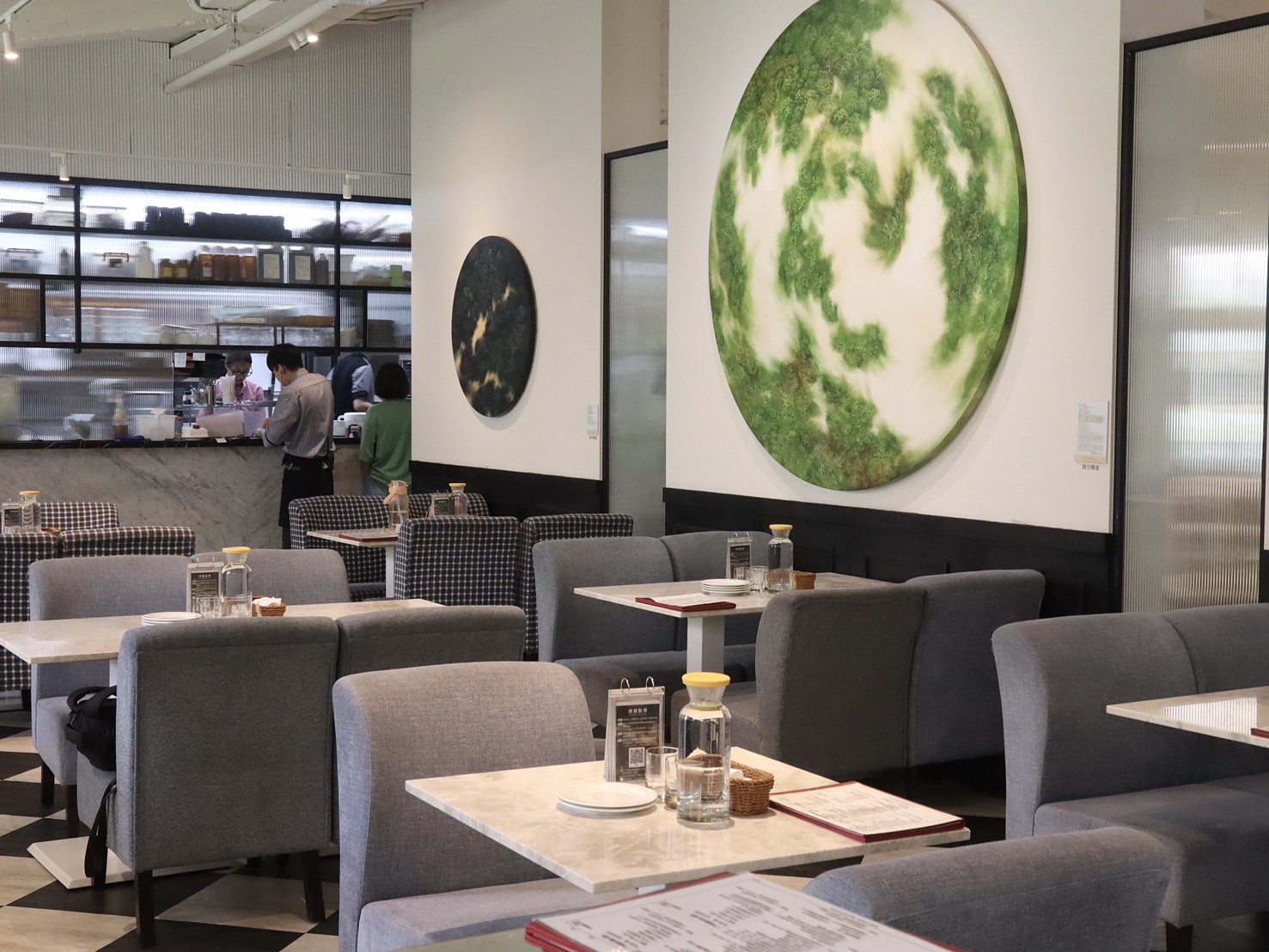 The Café By想陽明山|美軍宿舍群最美餐廳。美式大庭院放鬆愜意。餐點全品項好吃無雷。約會聚餐推薦 - 第12張圖
