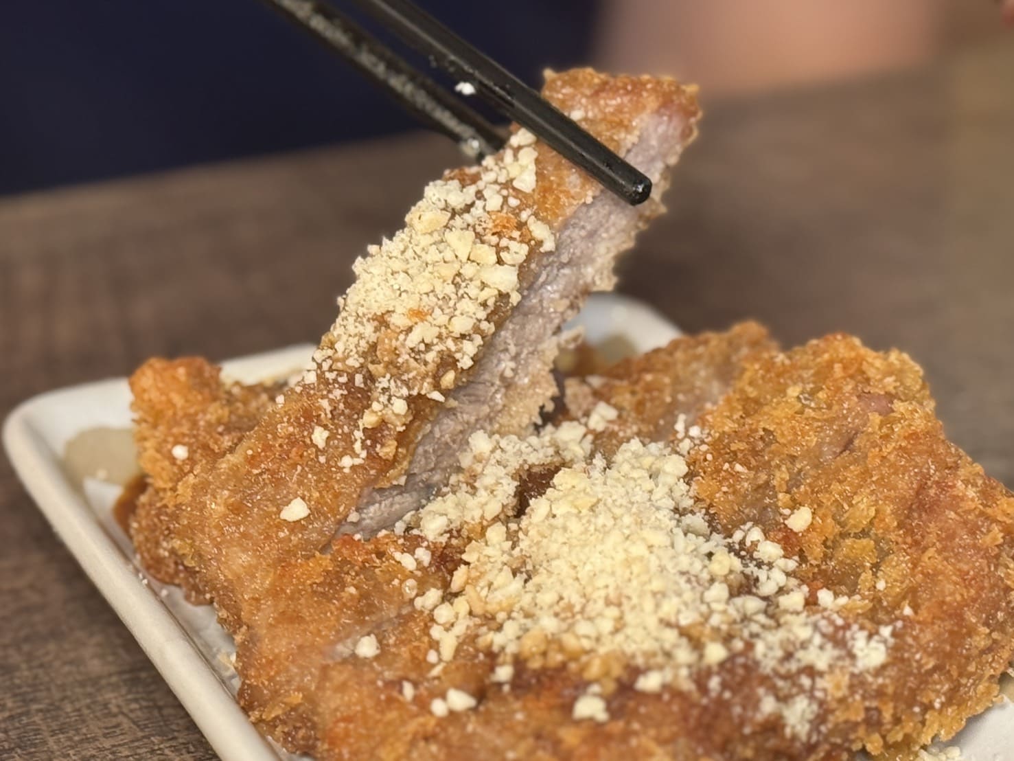 温咖哩|台北咖哩控朝聖名店!現炒熟成創意咖哩太狂,肉量爆炸超有飽足感。連平日都排隊 - 第30張圖