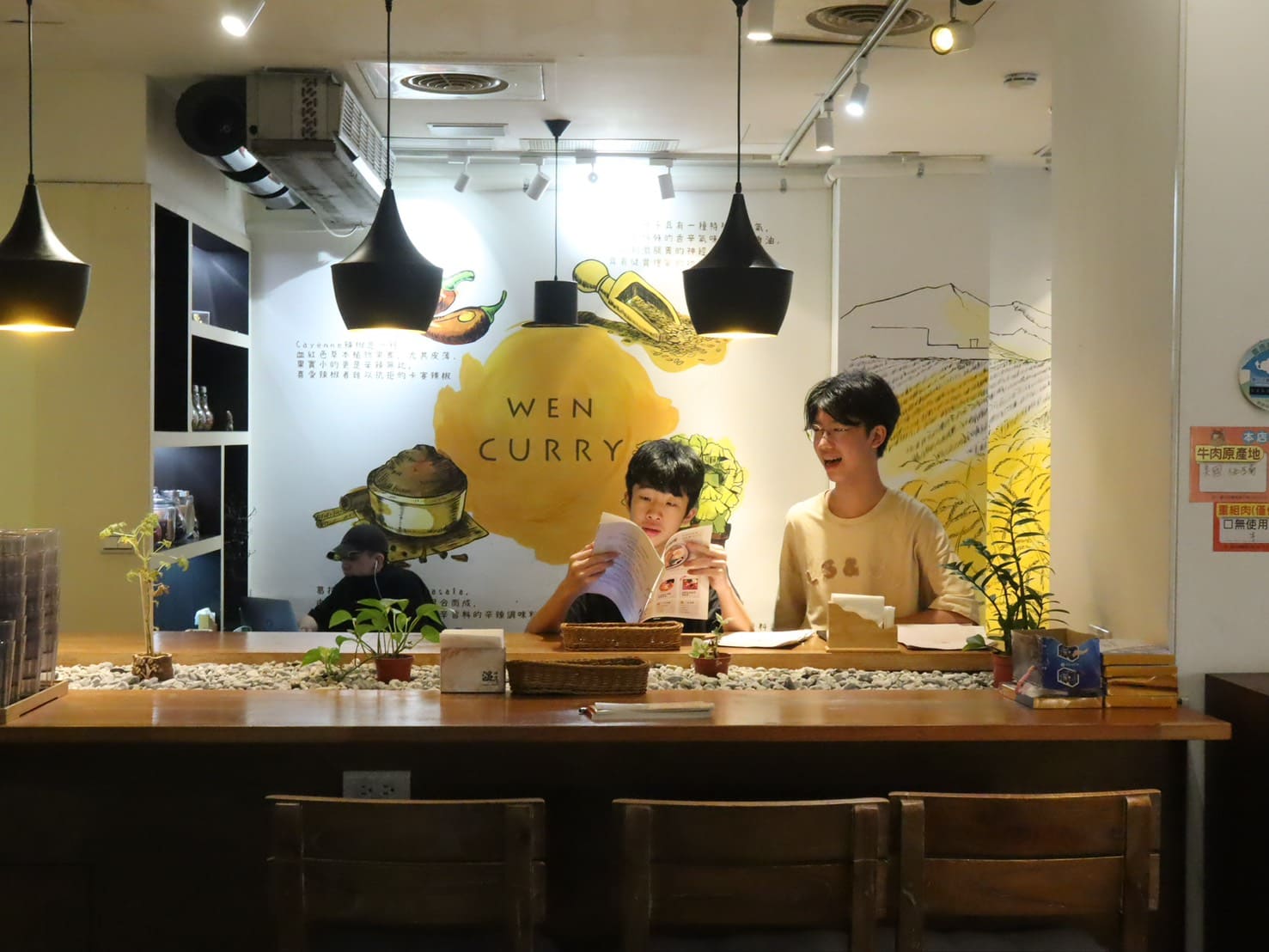 温咖哩|台北咖哩控朝聖名店!現炒熟成創意咖哩太狂,肉量爆炸超有飽足感。連平日都排隊 - 第9張圖