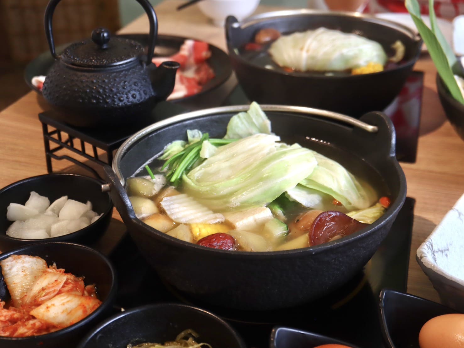 瘋一鍋|板橋環球店新開幕,被火鍋耽誤的飲料店,必點紅烏龍雪梨蘋果鍋、紅玉豆花、三重奏奶蓋 - 第30張圖