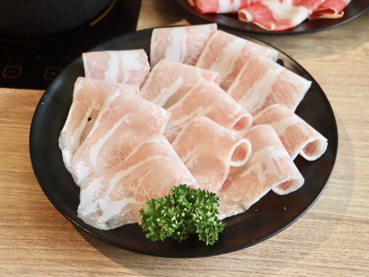 瘋一鍋|板橋環球店新開幕,被火鍋耽誤的飲料店,必點紅烏龍雪梨蘋果鍋、紅玉豆花、三重奏奶蓋 - 第24張圖