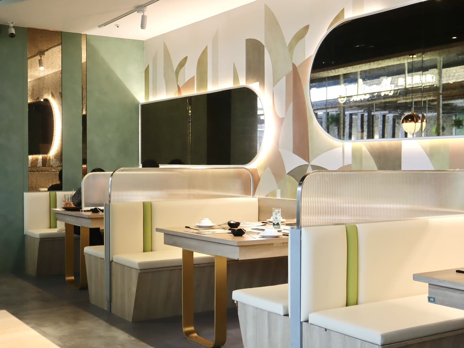 瘋一鍋|板橋環球店新開幕,被火鍋耽誤的飲料店,必點紅烏龍雪梨蘋果鍋、紅玉豆花、三重奏奶蓋 - 第7張圖