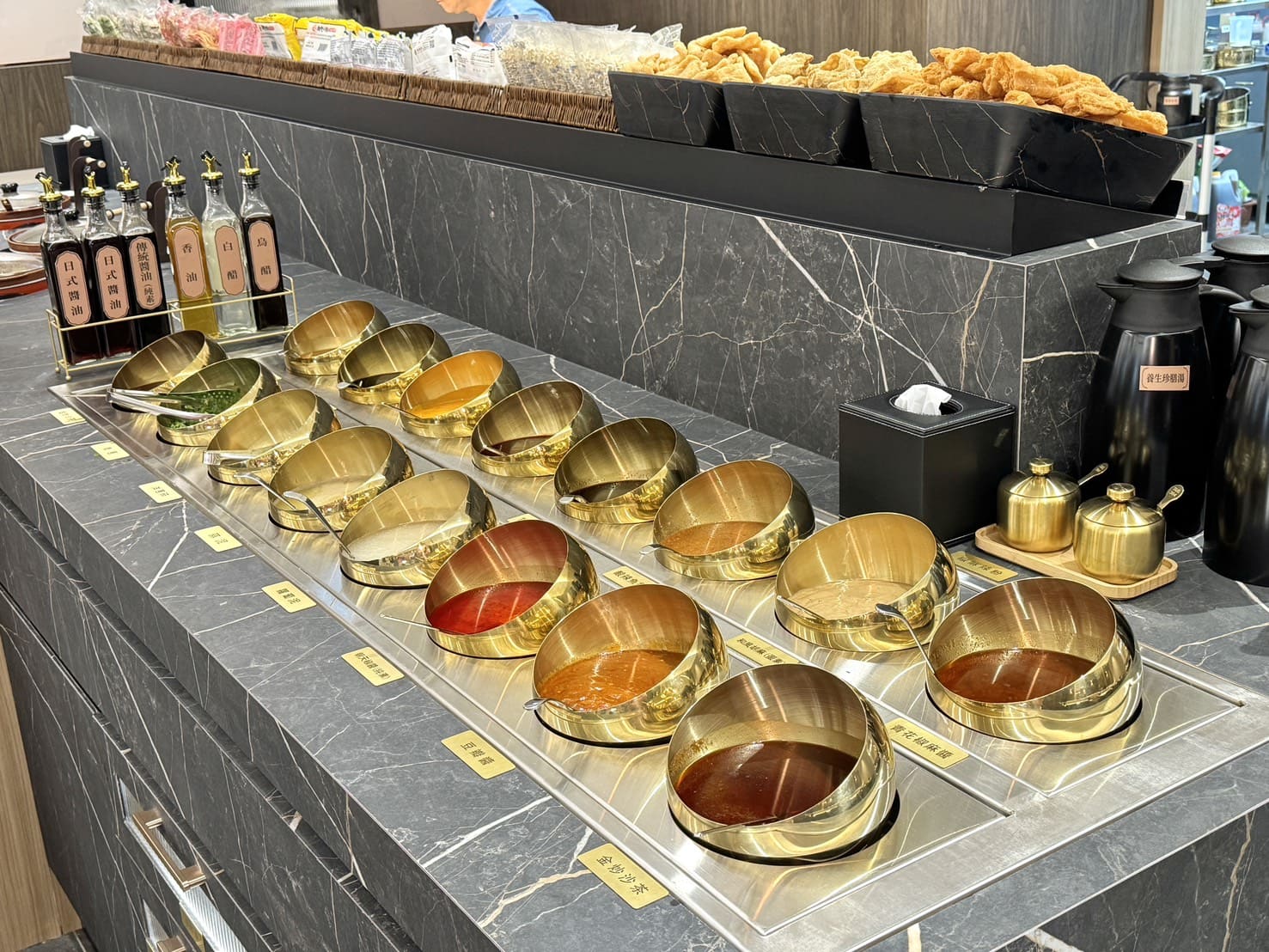 桃金鍋物|竹北店新開幕!50+自助吧、湯底16種個人鴛鴦鍋、老店泡泡冰吃到飽。還點得到卷卷烘焙生乳銅鑼燒 - 第24張圖