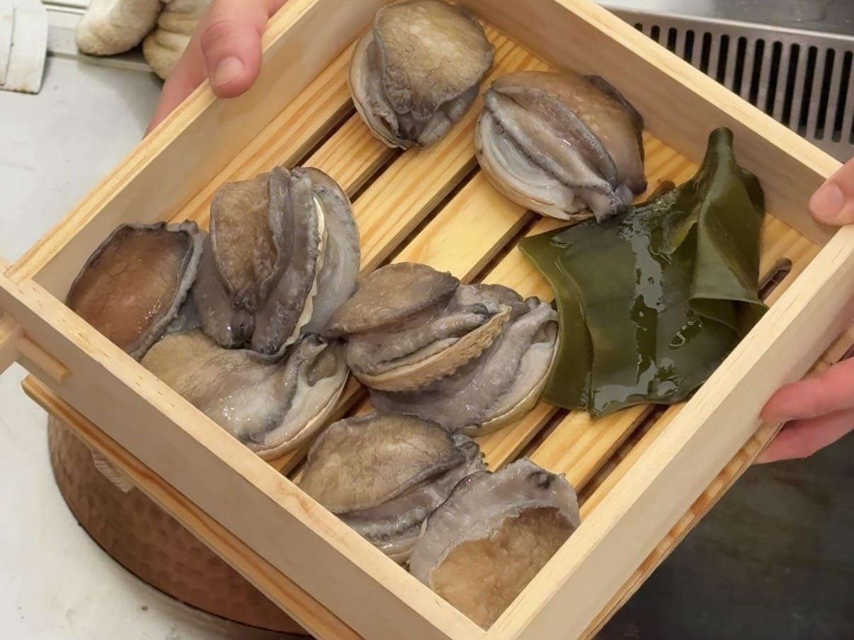 初海和牛鐵板燒|$1680起吃14道頂級料力。馬辣集團新品牌插旗永康街 - 第41張圖 初海和牛鐵板燒|$1680起吃14道頂級料力。馬辣集團新品牌插旗永康街