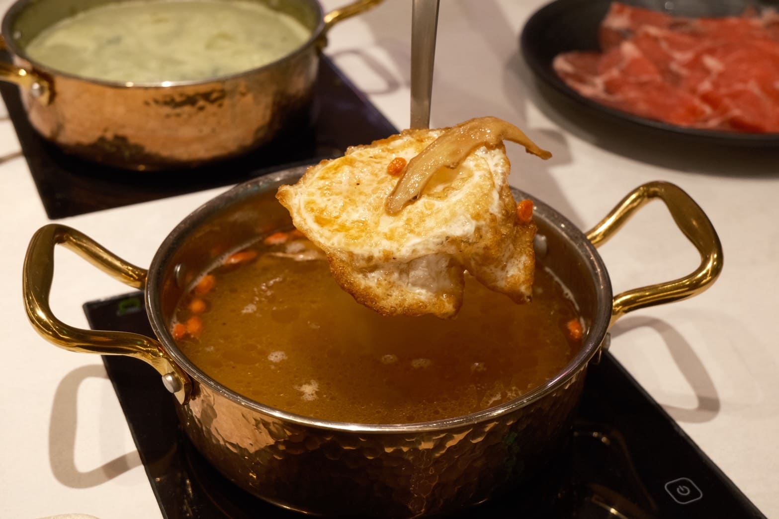 小圍爐|林口新開幕,16種創意火鍋湯底,香菜皮蛋、麻油雞佛必吃推薦。用湯底反轉你的火鍋印象 - 第22張圖 小圍爐|林口新開幕,16種創意火鍋湯底,香菜皮蛋、麻油雞佛必吃推薦。用湯底反轉你的火鍋印象