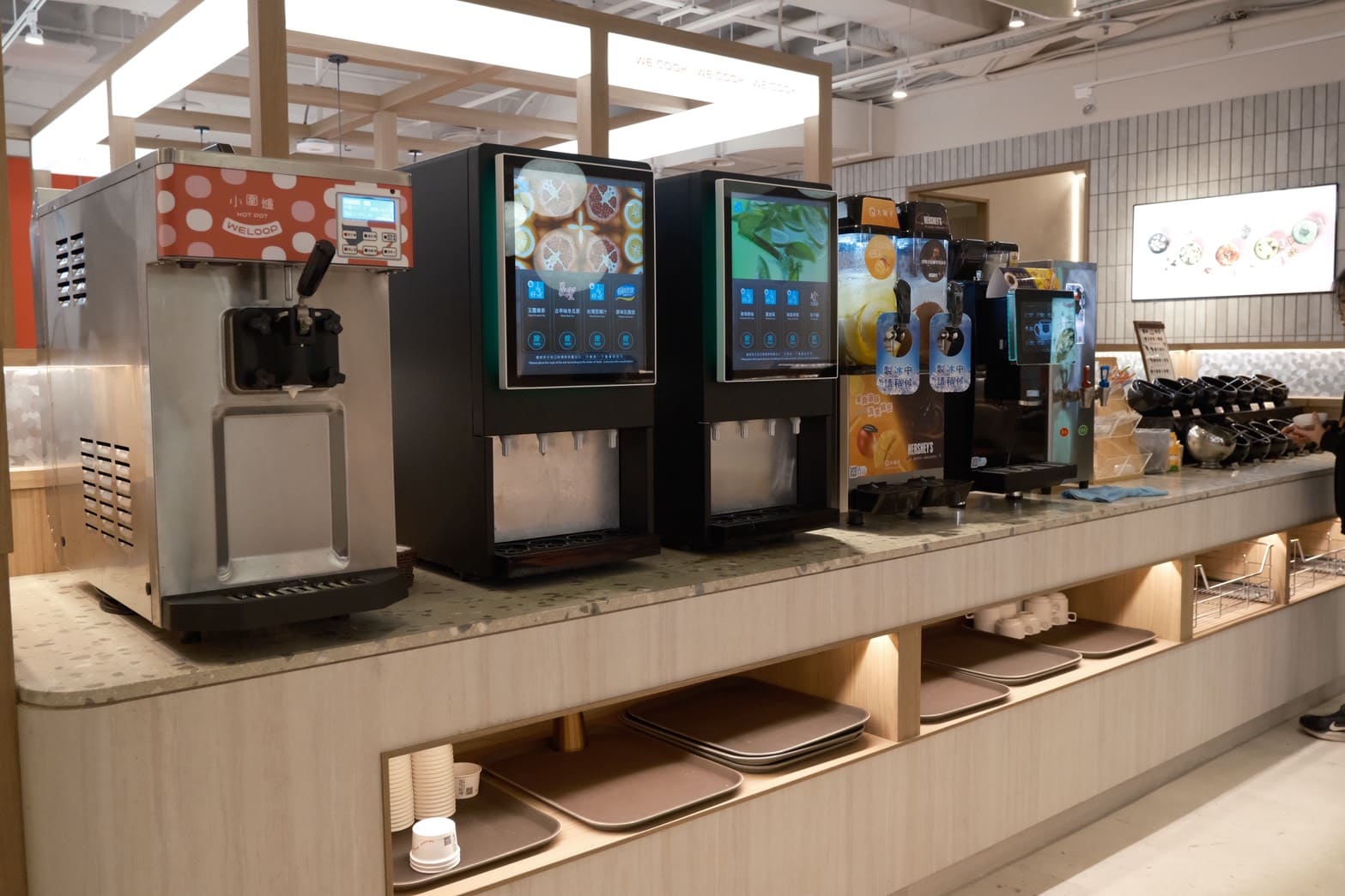 小圍爐|林口新開幕,16種創意火鍋湯底,香菜皮蛋、麻油雞佛必吃推薦。用湯底反轉你的火鍋印象 - 第8張圖 小圍爐|林口新開幕,16種創意火鍋湯底,香菜皮蛋、麻油雞佛必吃推薦。用湯底反轉你的火鍋印象