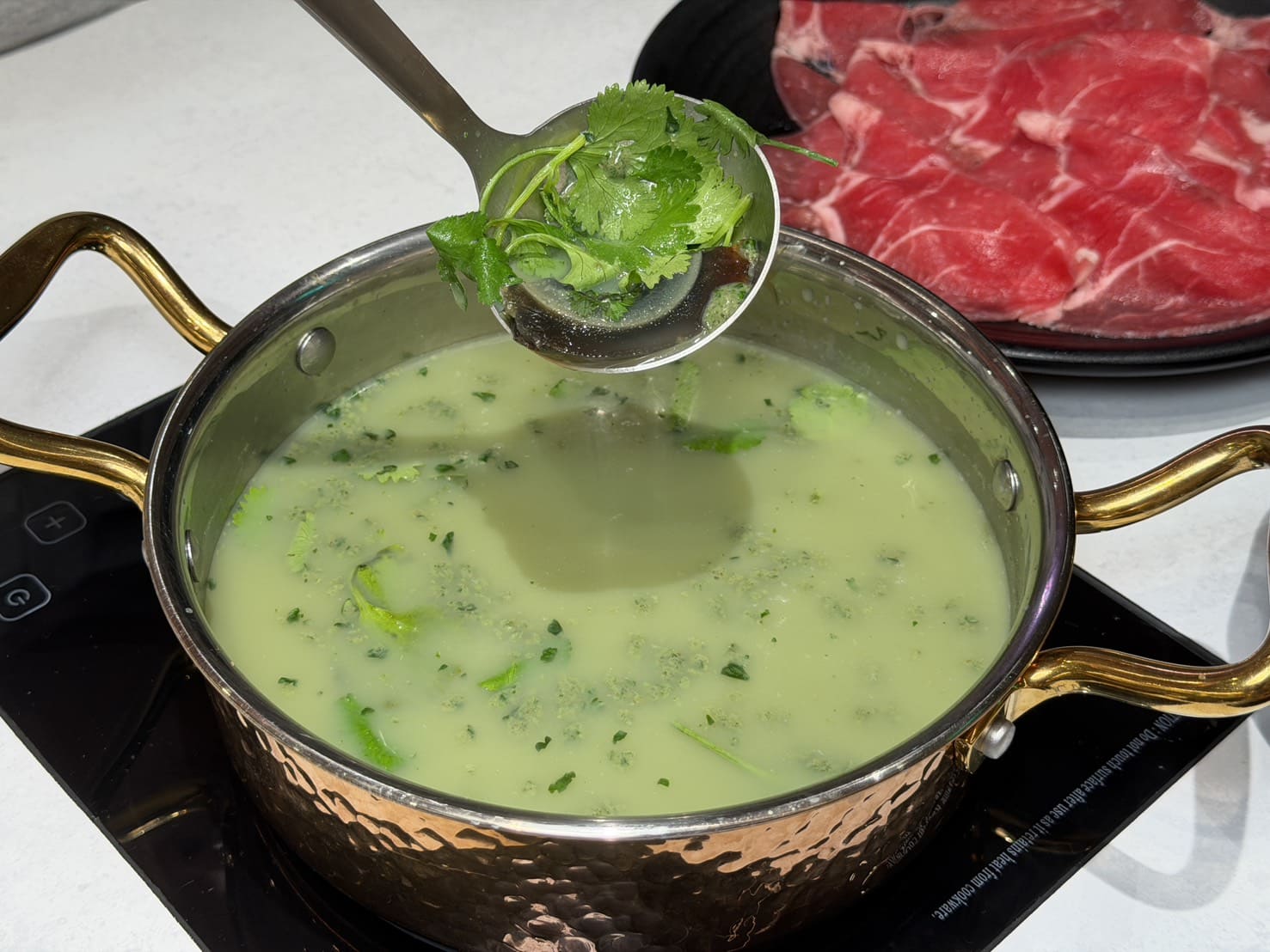 小圍爐|林口新開幕,16種創意火鍋湯底,香菜皮蛋、麻油雞佛必吃推薦。用湯底反轉你的火鍋印象 - 第14張圖 小圍爐|林口新開幕,16種創意火鍋湯底,香菜皮蛋、麻油雞佛必吃推薦。用湯底反轉你的火鍋印象