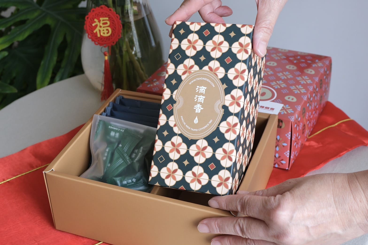 滴滴香 2026 肉桂杏仁茶心酥禮盒|傳承三代老茶行的過年茶點禮盒推薦 - 第9張圖 滴滴香 2026 肉桂杏仁茶心酥禮盒|傳承三代老茶行的過年茶點禮盒推薦