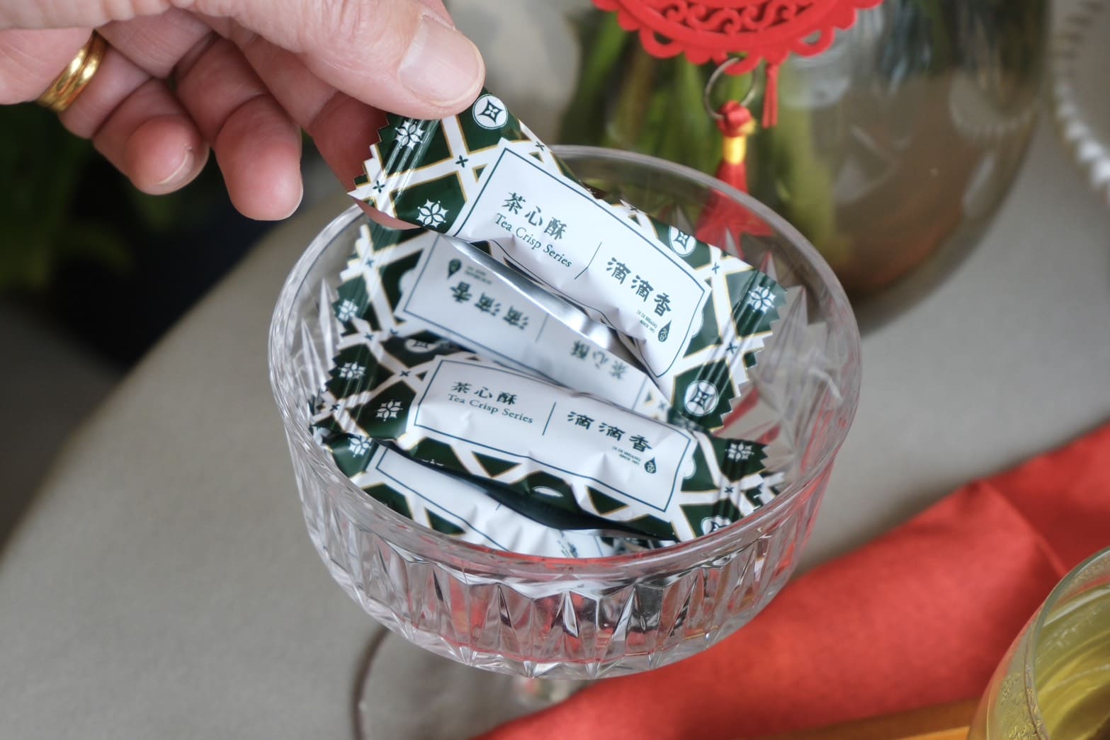 滴滴香 2026 肉桂杏仁茶心酥禮盒|傳承三代老茶行的過年茶點禮盒推薦 - 第14張圖 滴滴香 2026 肉桂杏仁茶心酥禮盒|傳承三代老茶行的過年茶點禮盒推薦