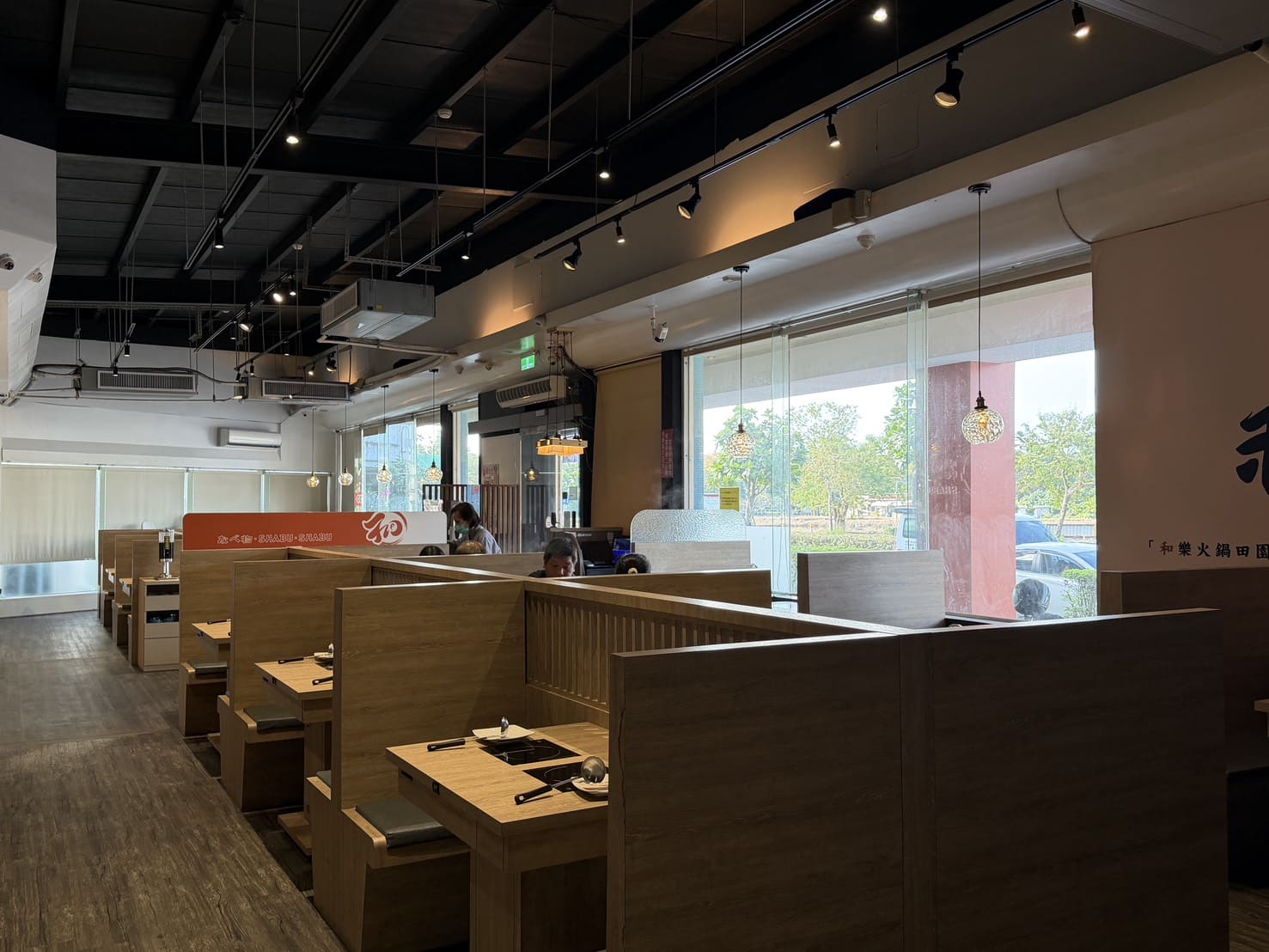 和口田鍋物|羅東在地十年老店升級版火鍋,自助吧豐富、漁港直送海鮮必吃 - 第4張圖 和口田鍋物|羅東在地十年老店升級版火鍋,自助吧豐富、漁港直送海鮮必吃