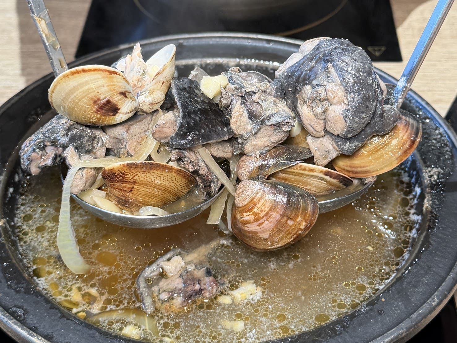 和口田鍋物|羅東在地十年老店升級版火鍋,自助吧豐富、漁港直送海鮮必吃 - 第27張圖 和口田鍋物|羅東在地十年老店升級版火鍋,自助吧豐富、漁港直送海鮮必吃