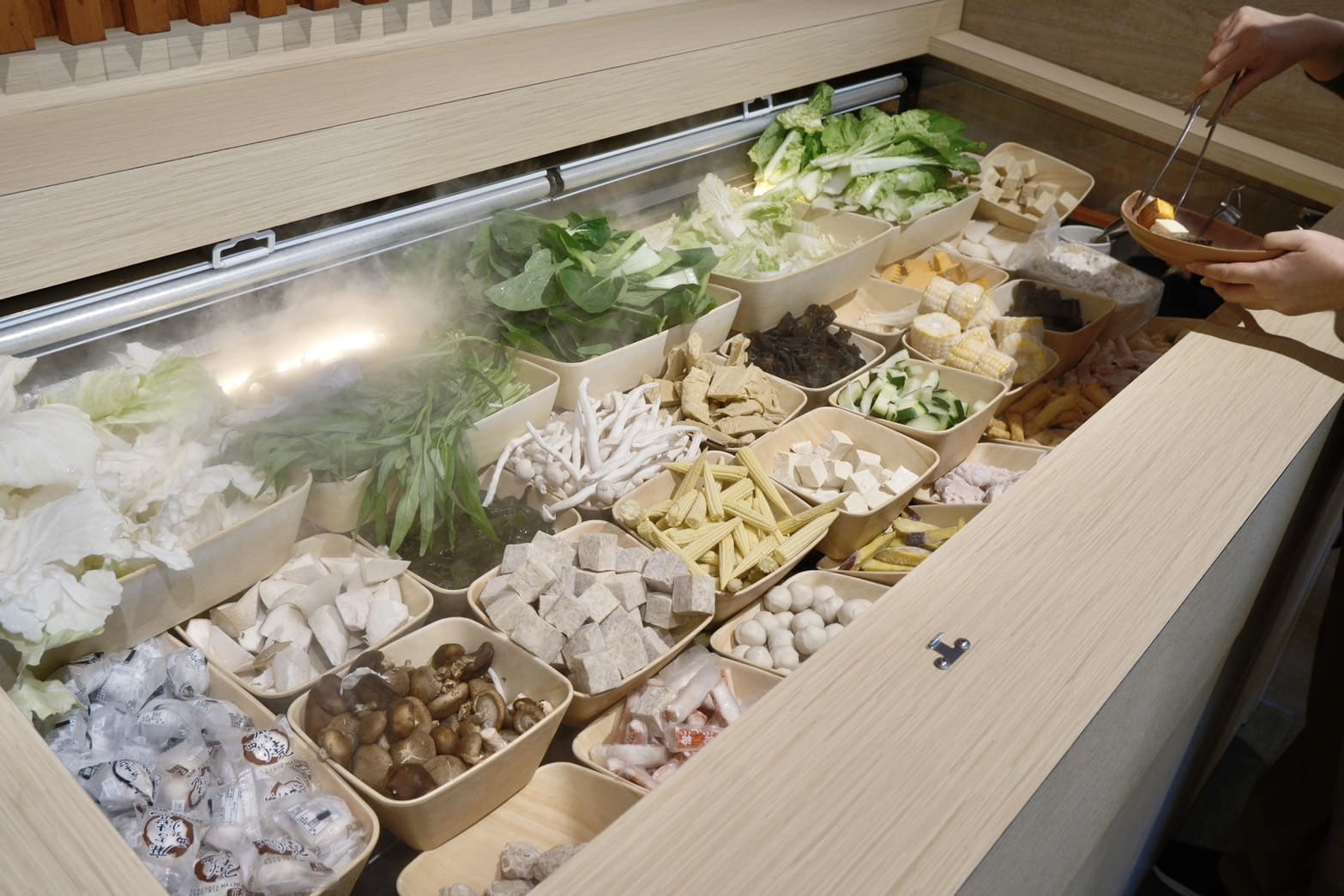 和口田鍋物|羅東在地十年老店升級版火鍋,自助吧豐富、漁港直送海鮮必吃 - 第9張圖 和口田鍋物|羅東在地十年老店升級版火鍋,自助吧豐富、漁港直送海鮮必吃