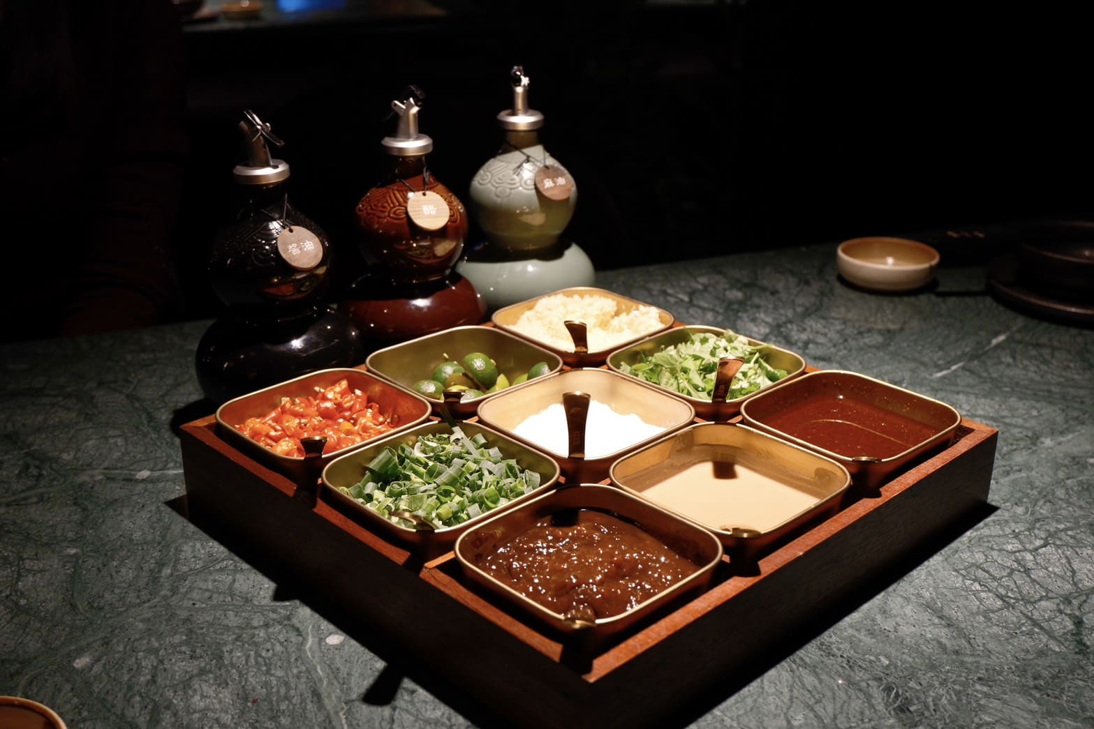 煉丹爐潮汕鍋物｜台北東區新開幕，皇金花膠雞爐、陰陽雙修的的沈浸式煉丹體驗