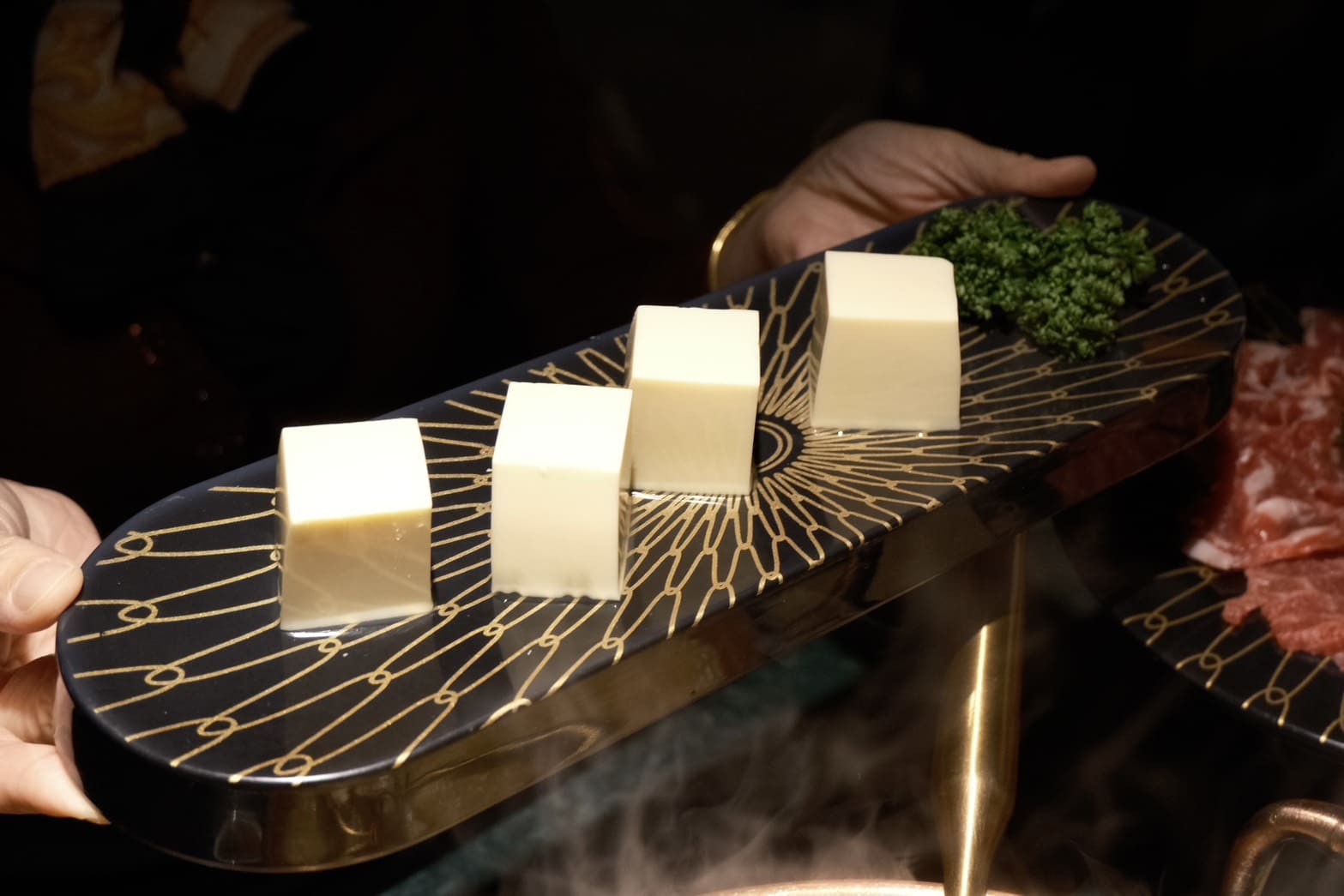 煉丹爐潮汕鍋物｜台北東區新開幕，皇金花膠雞爐、陰陽雙修的的沈浸式煉丹體驗