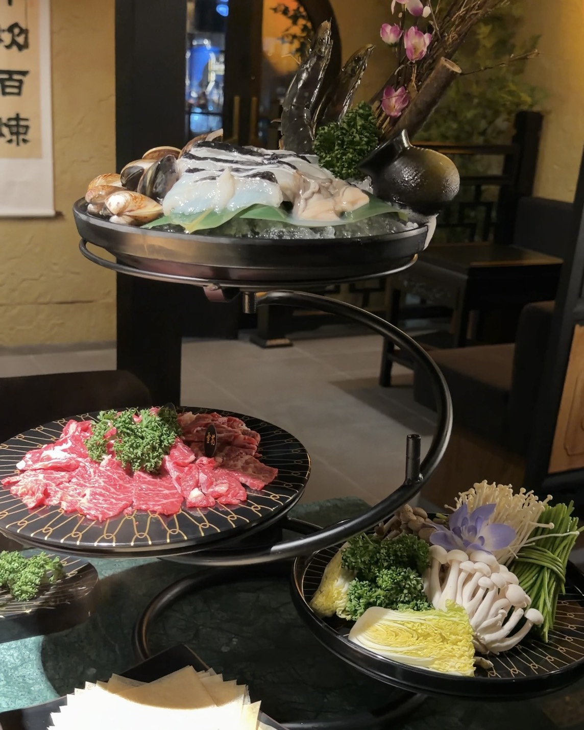 煉丹爐潮汕鍋物｜台北東區新開幕，皇金花膠雞爐、陰陽雙修的的沈浸式煉丹體驗