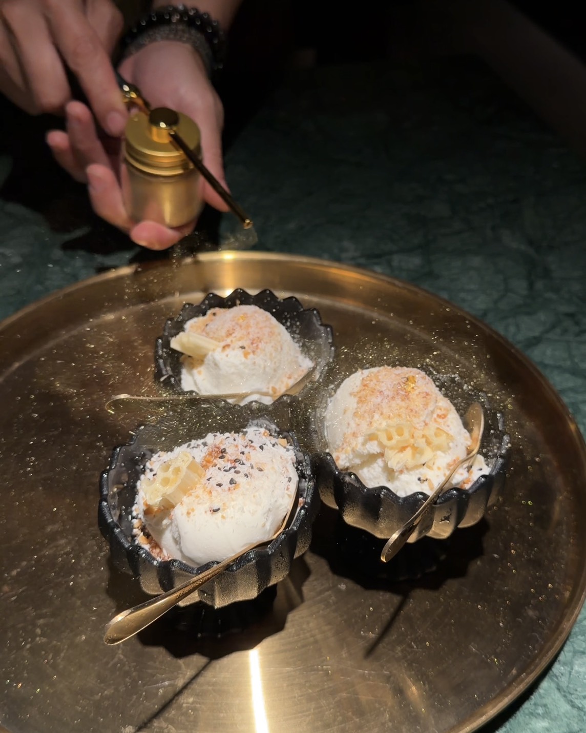 煉丹爐潮汕鍋物｜台北東區新開幕，皇金花膠雞爐、陰陽雙修的的沈浸式煉丹體驗